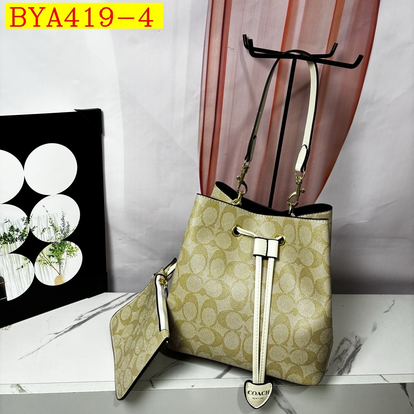 32$ Coach Shoulder bag size 21x21x14cm 0922 BYA419 gallery