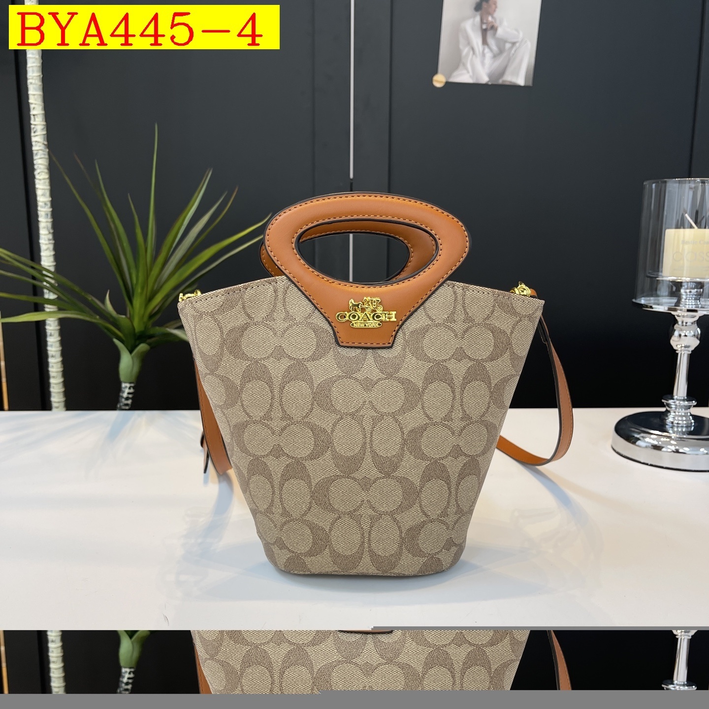 32$ Coach Shoulder bag size 25x20x8cm 5960 BYA445 gallery