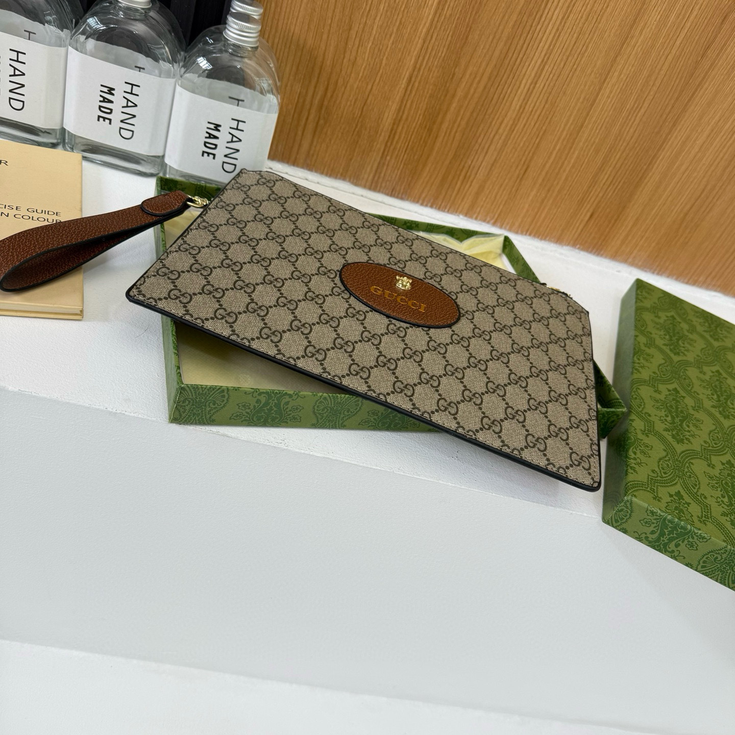 32$ GUCCI 66618 Toiletries bag size 30X20 cm 110316 DX742 gallery