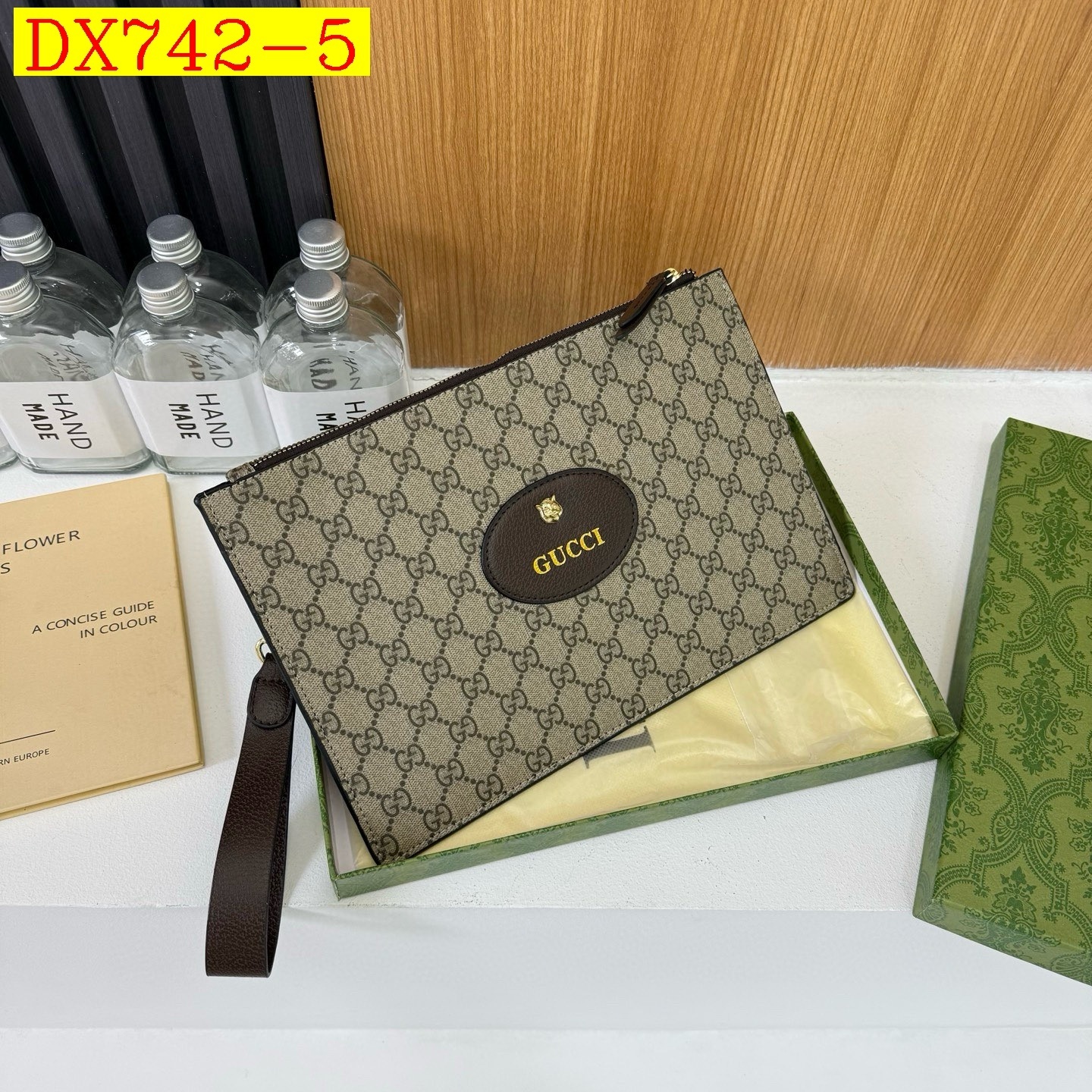 32$ GUCCI 66618 Toiletries bag size 30X20 cm 110316 DX742 gallery