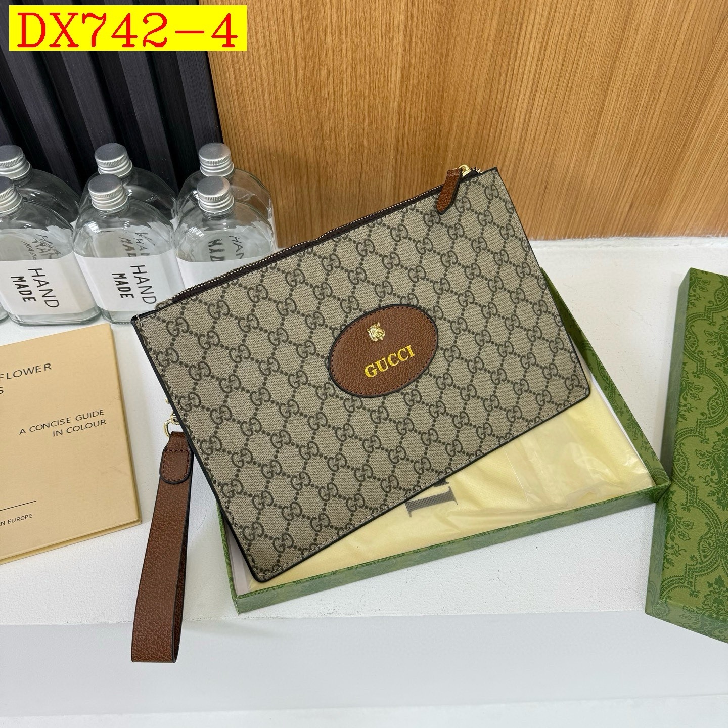 32$ GUCCI 66618 Toiletries bag size 30X20 cm 110316 DX742 gallery