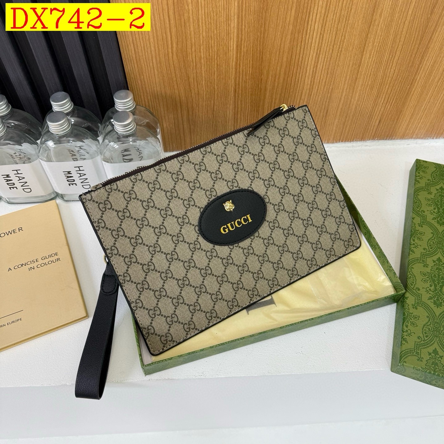 32$ GUCCI 66618 Toiletries bag size 30X20 cm 110316 DX742 gallery