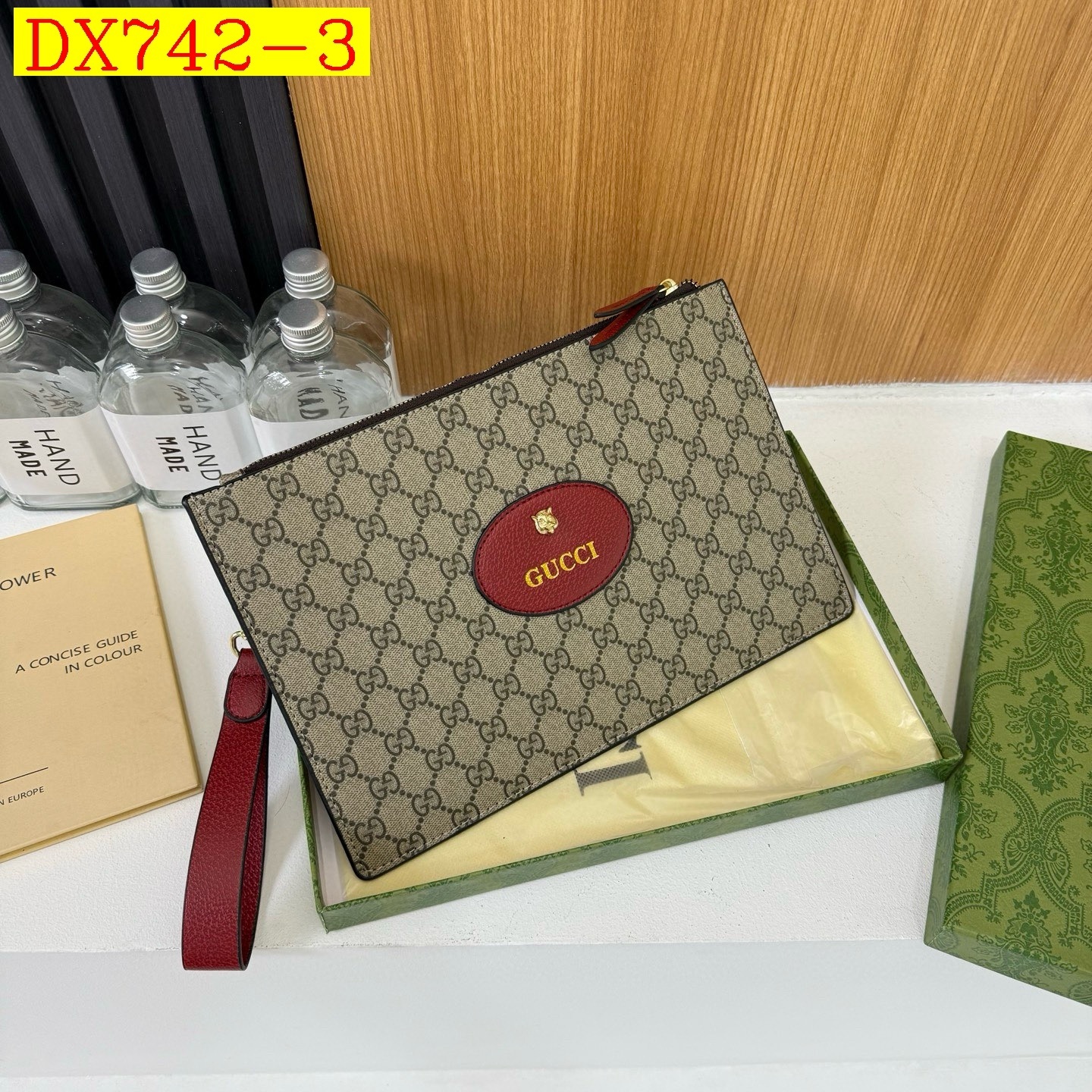 32$ GUCCI 66618 Toiletries bag size 30X20 cm 110316 DX742 gallery
