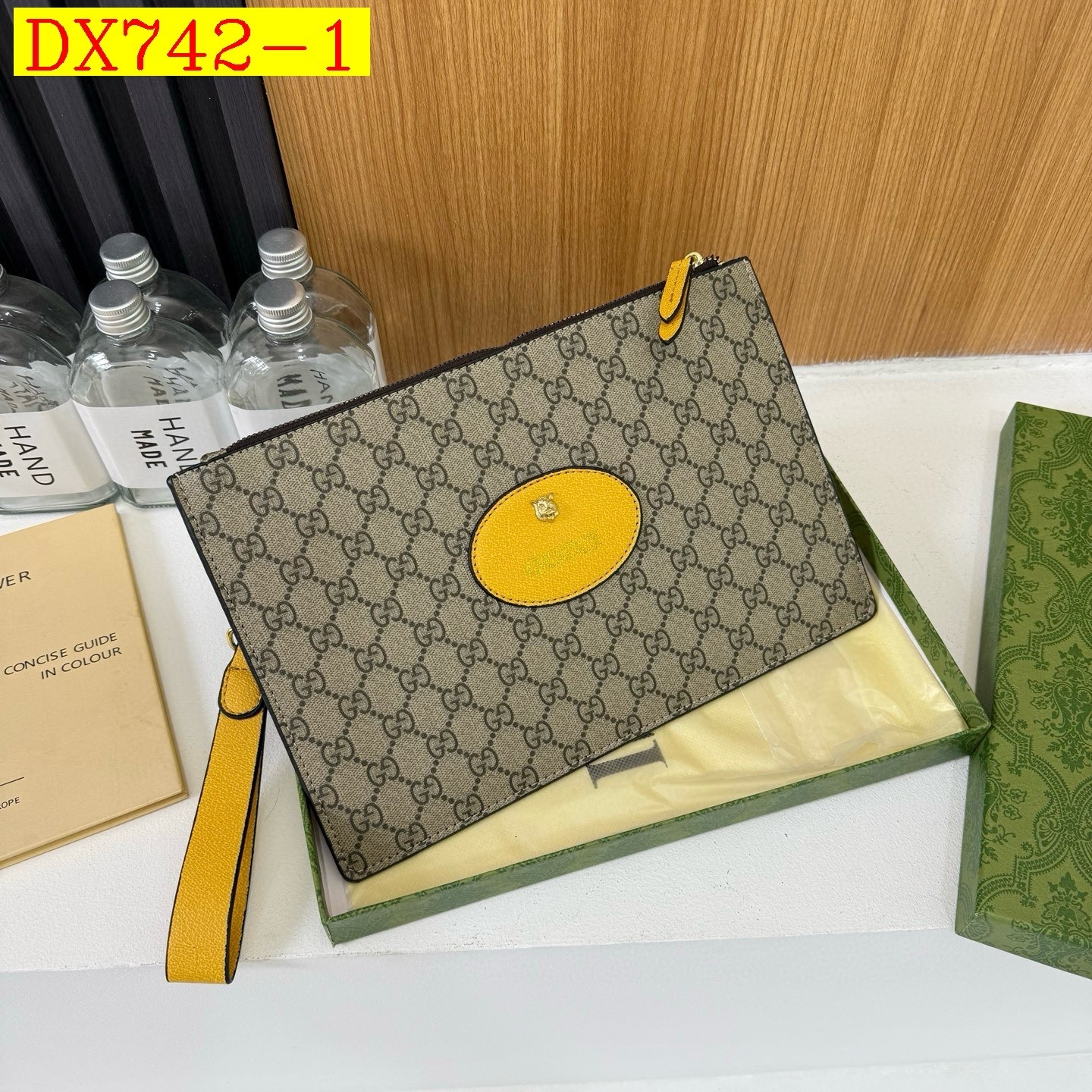 32$ GUCCI 66618 Toiletries bag size 30X20 cm 110316 DX742 gallery