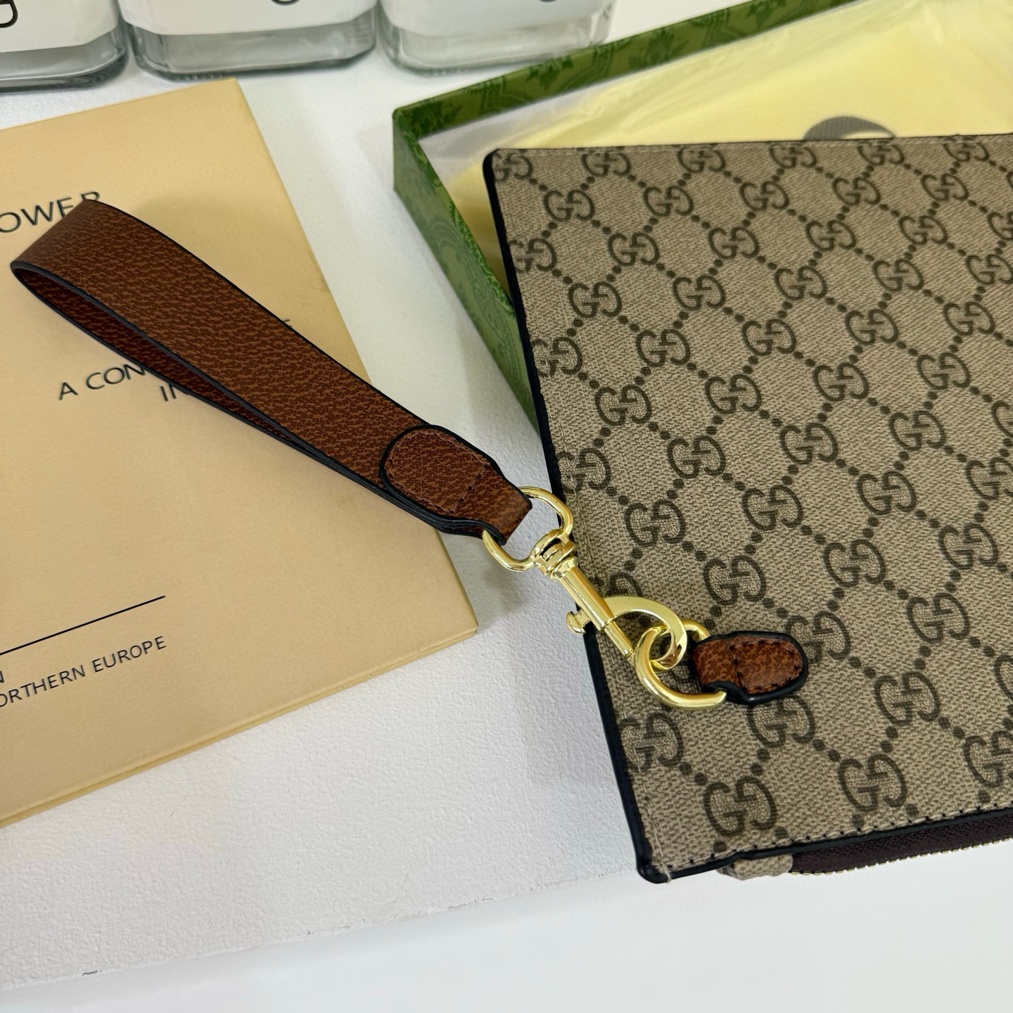 32$ GUCCI 66618 Toiletries bag size 30X20 cm 110316 DX742 gallery