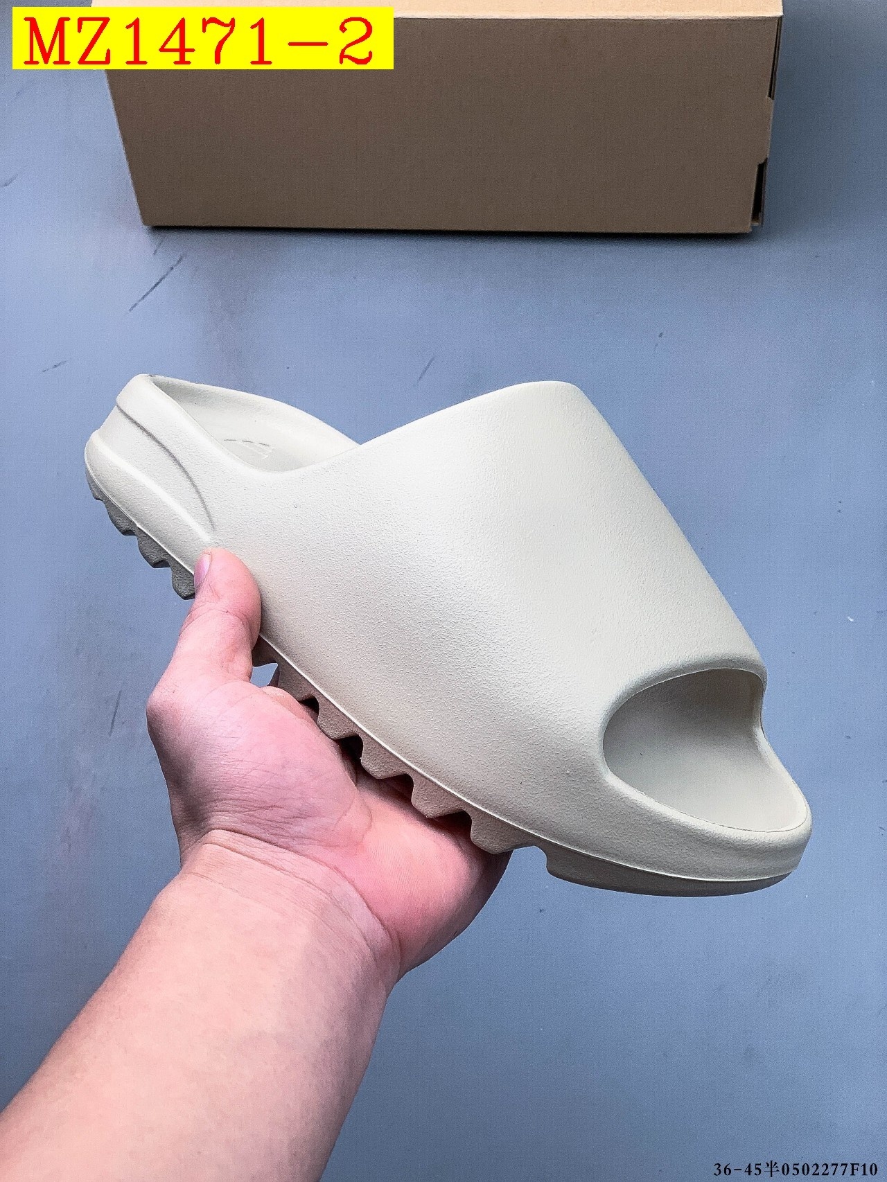 32$ Kanye West x Yeezy Slide size 36-45 half 414070 MZ1471 gallery