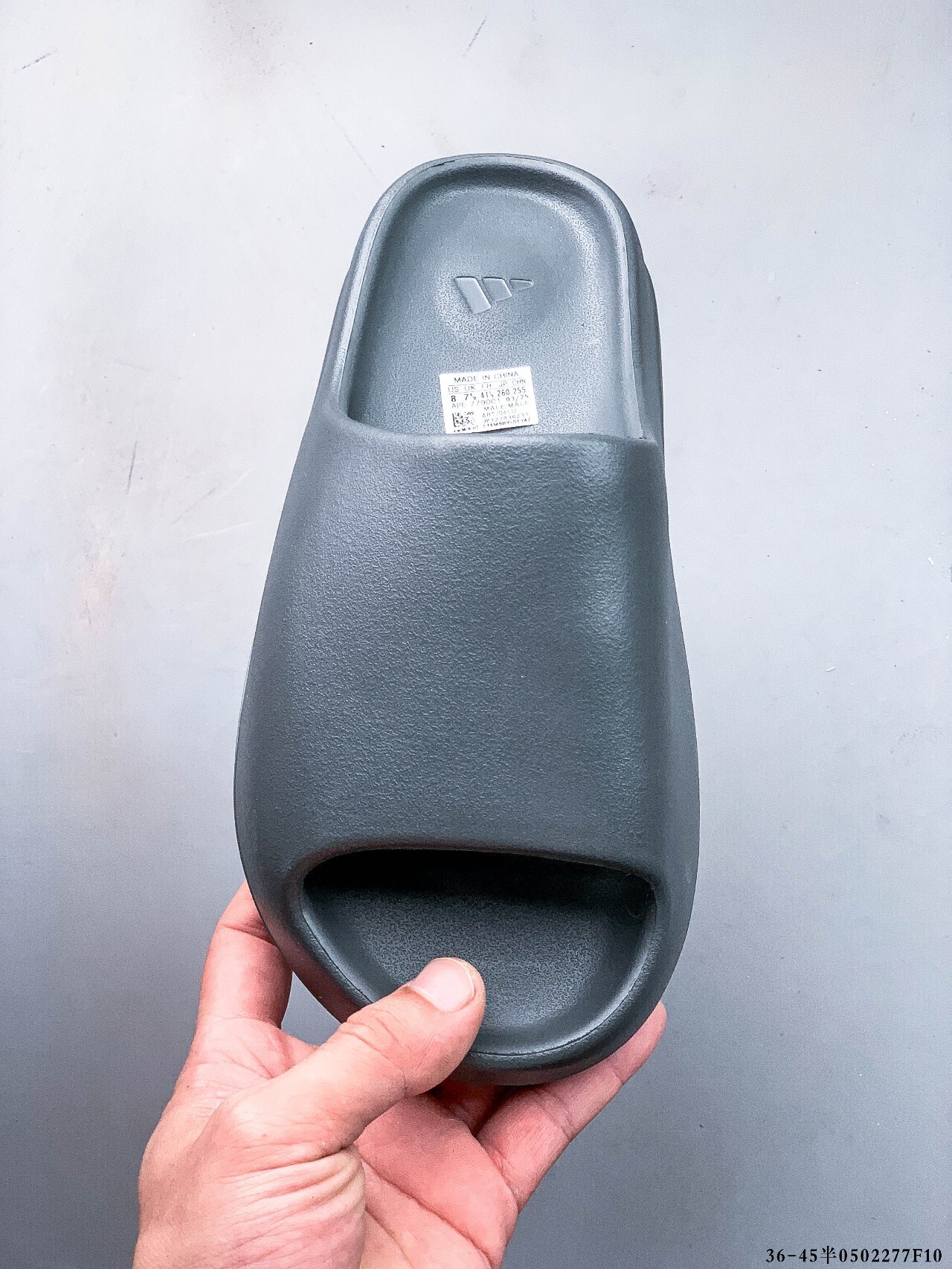 32$ Kanye West x Yeezy Slide size 36-45 half 414070 MZ1471 gallery