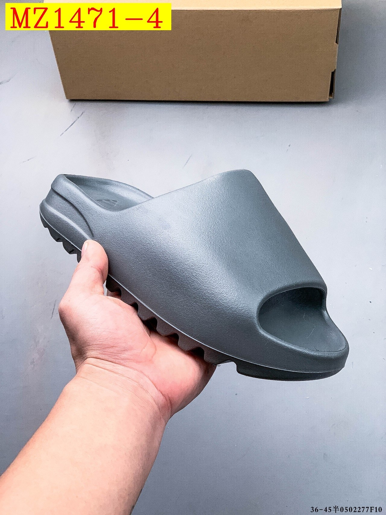 32$ Kanye West x Yeezy Slide size 36-45 half 414070 MZ1471 gallery