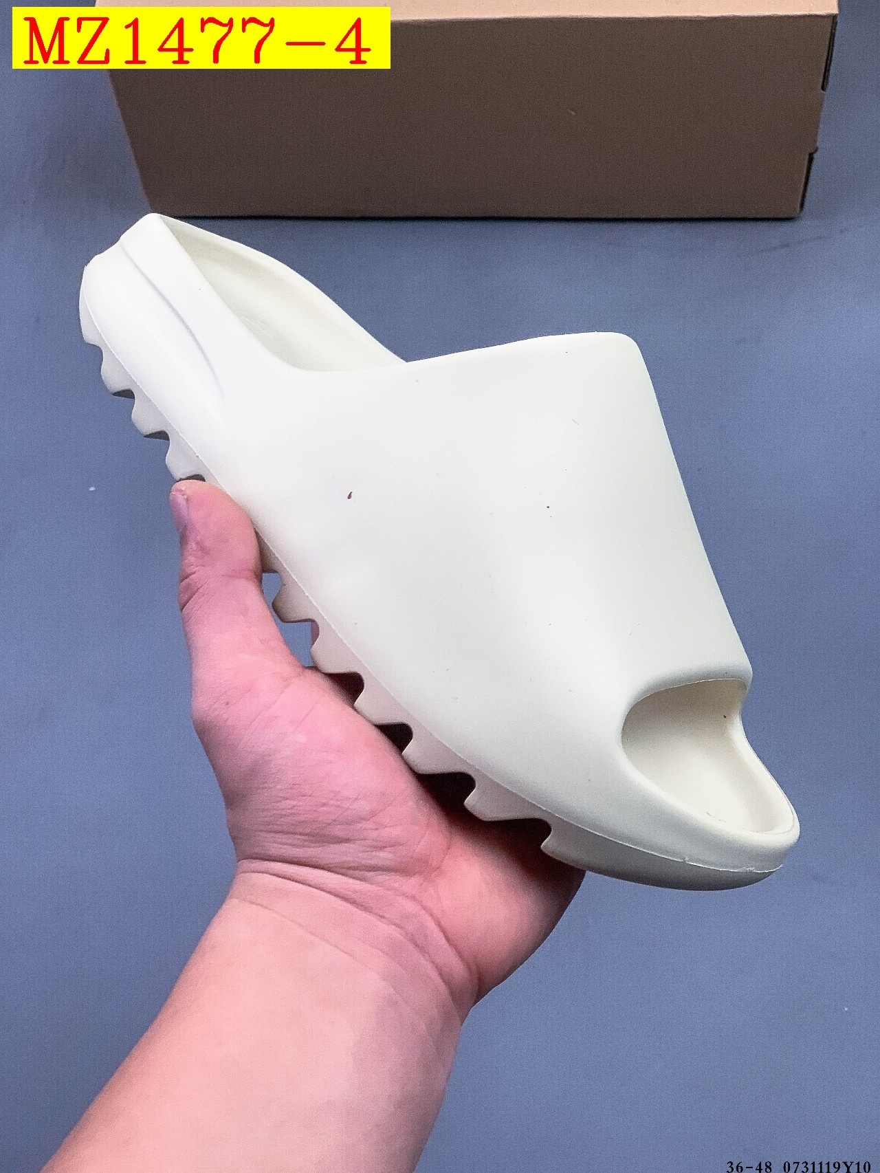 32$ Kanye West x Yeezy Slide size 36-45 half 910030 MZ1477 gallery