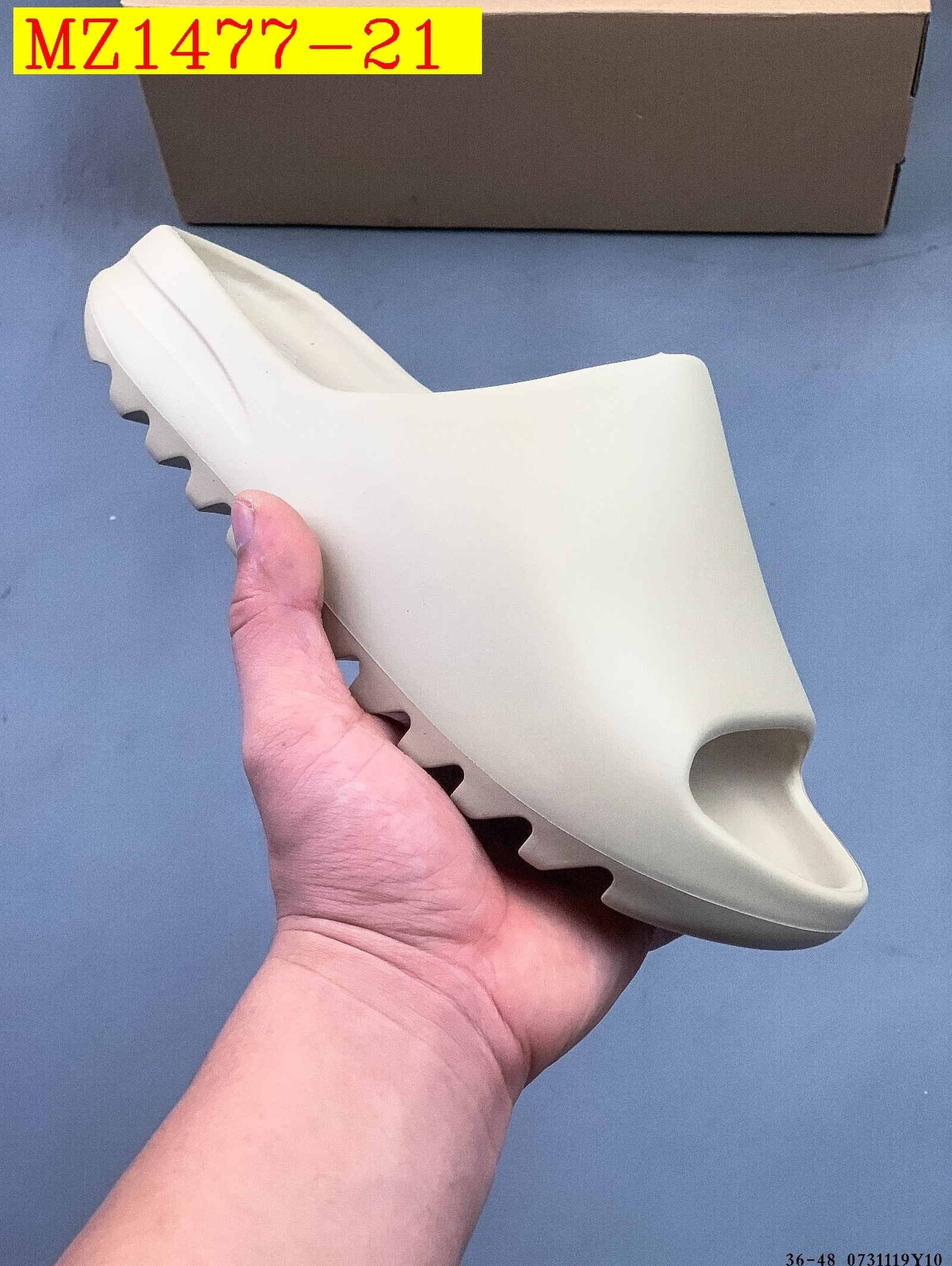 32$ Kanye West x Yeezy Slide size 36-45 half 910030 MZ1477 gallery