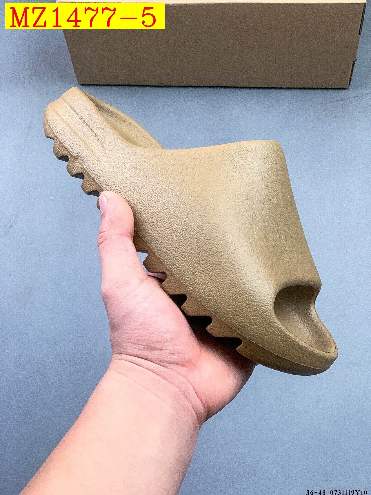 32$ Kanye West x Yeezy Slide size 36-45 half 910030 MZ1477 gallery