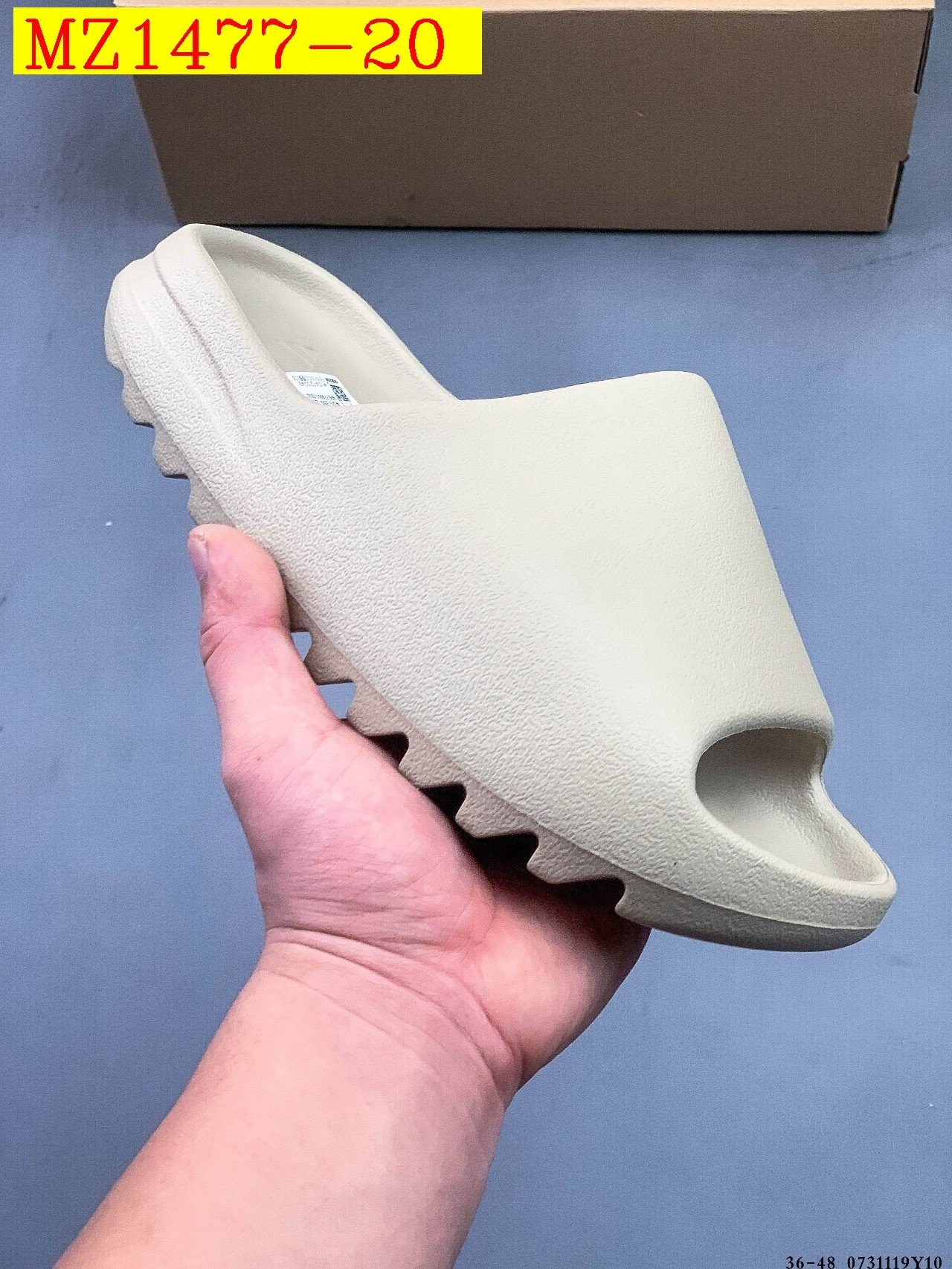 32$ Kanye West x Yeezy Slide size 36-45 half 910030 MZ1477 gallery