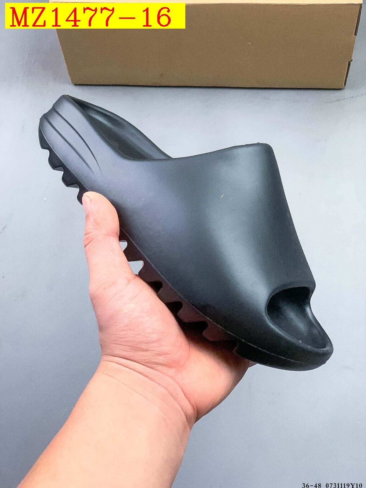 32$ Kanye West x Yeezy Slide size 36-45 half 910030 MZ1477 gallery