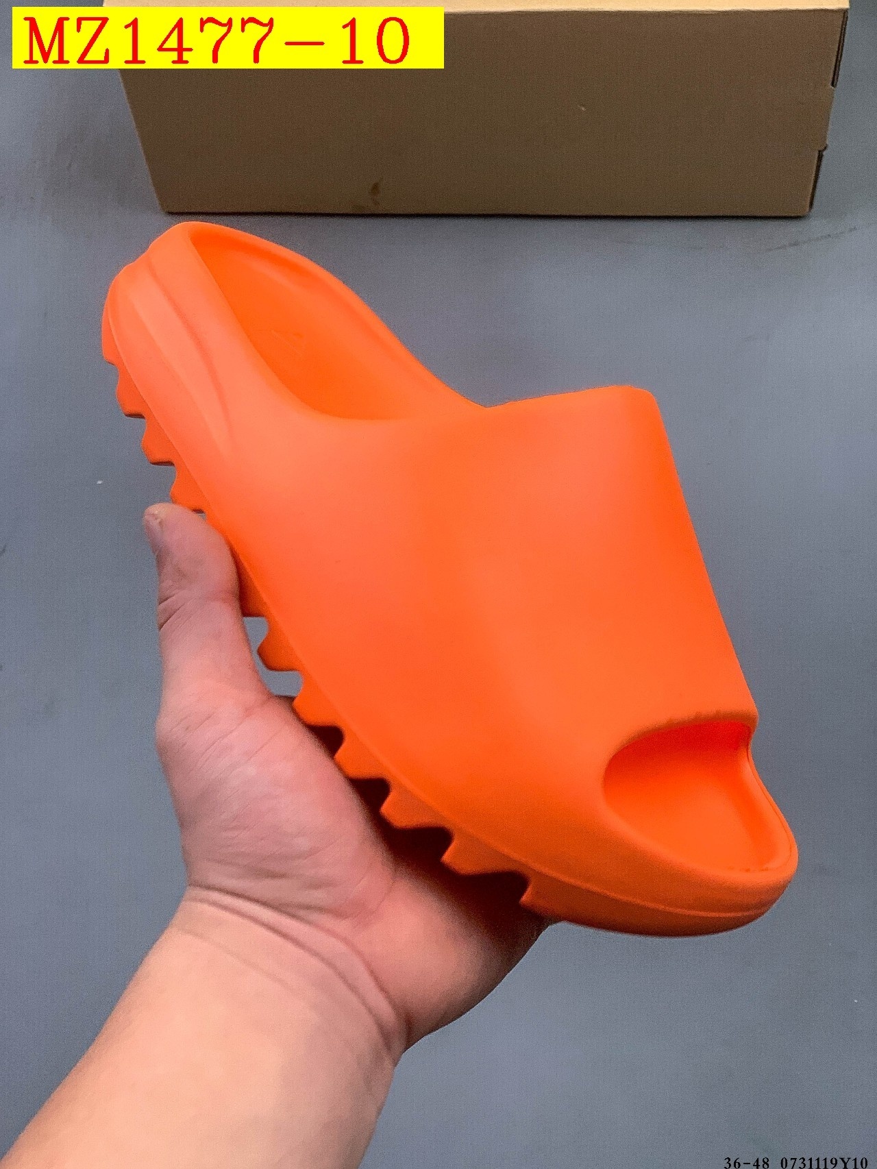 32$ Kanye West x Yeezy Slide size 36-45 half 910030 MZ1477 gallery