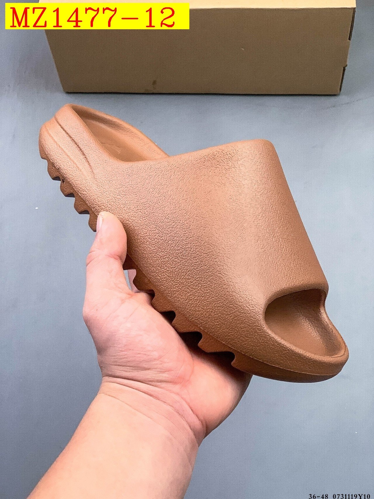 32$ Kanye West x Yeezy Slide size 36-45 half 910030 MZ1477 gallery