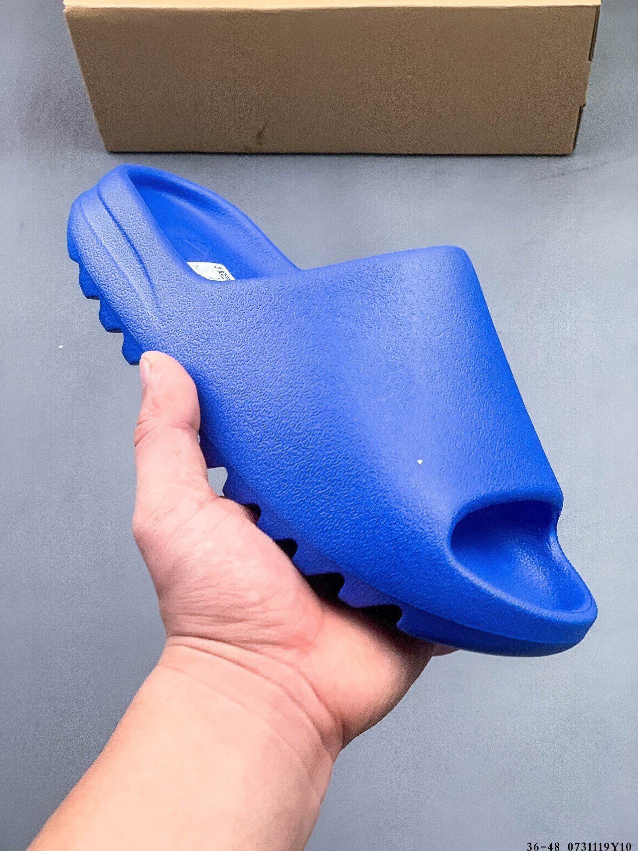 32$ Kanye West x Yeezy Slide size 36-45 half 910030 MZ1477 gallery