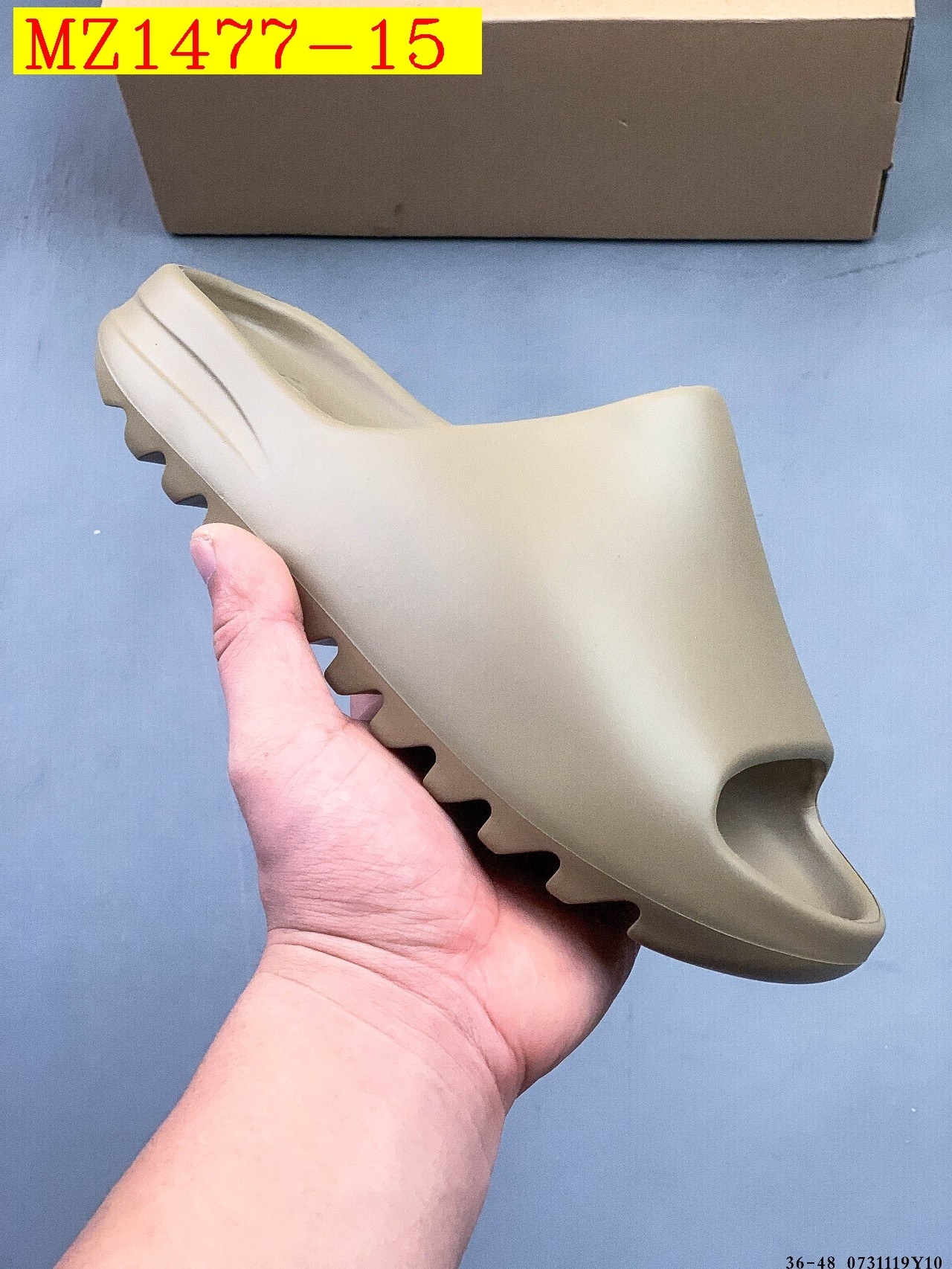 32$ Kanye West x Yeezy Slide size 36-45 half 910030 MZ1477 gallery