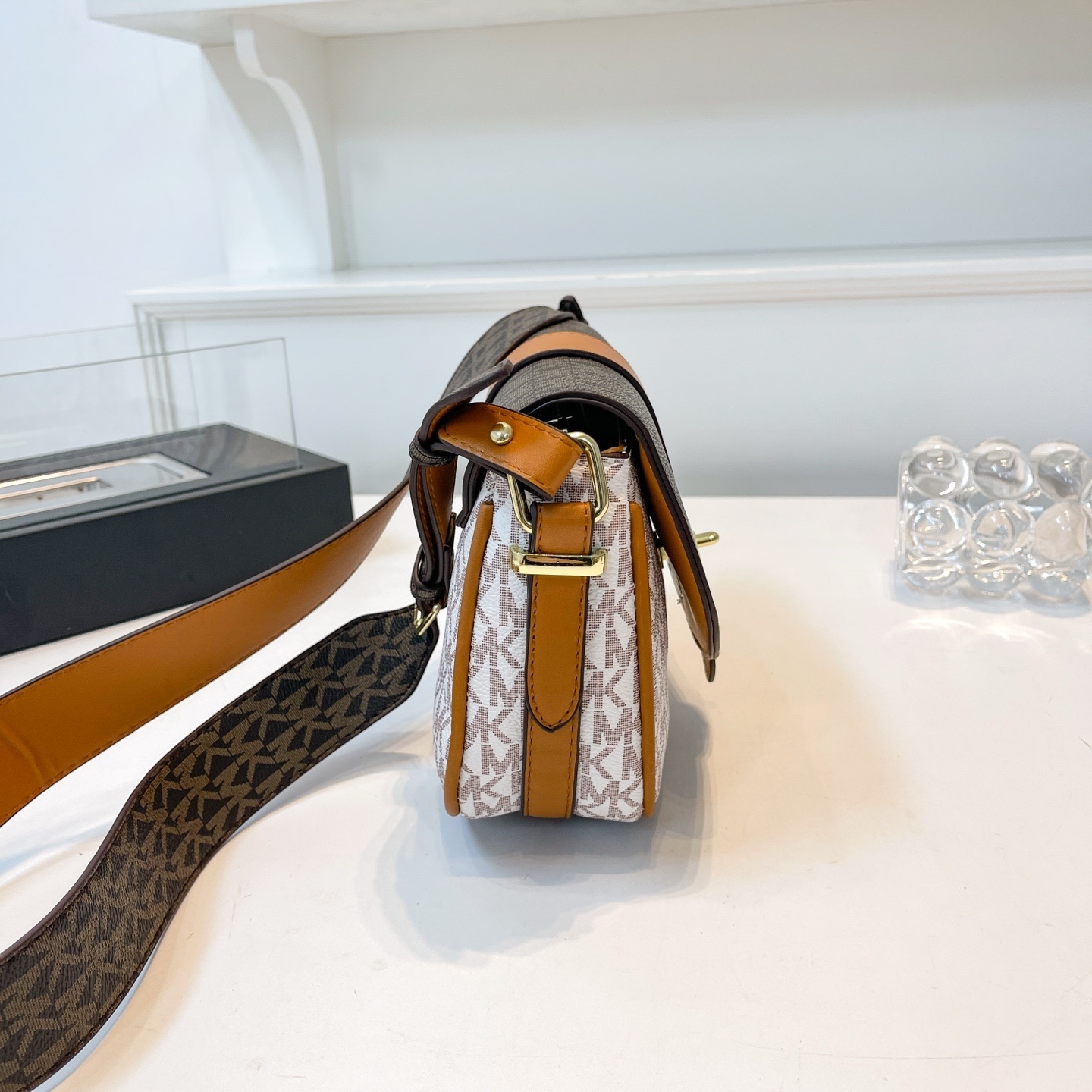 32$ dh MK 8186 Shoulder bag size 22X16X7 cm 91623423223 BY2431 gallery