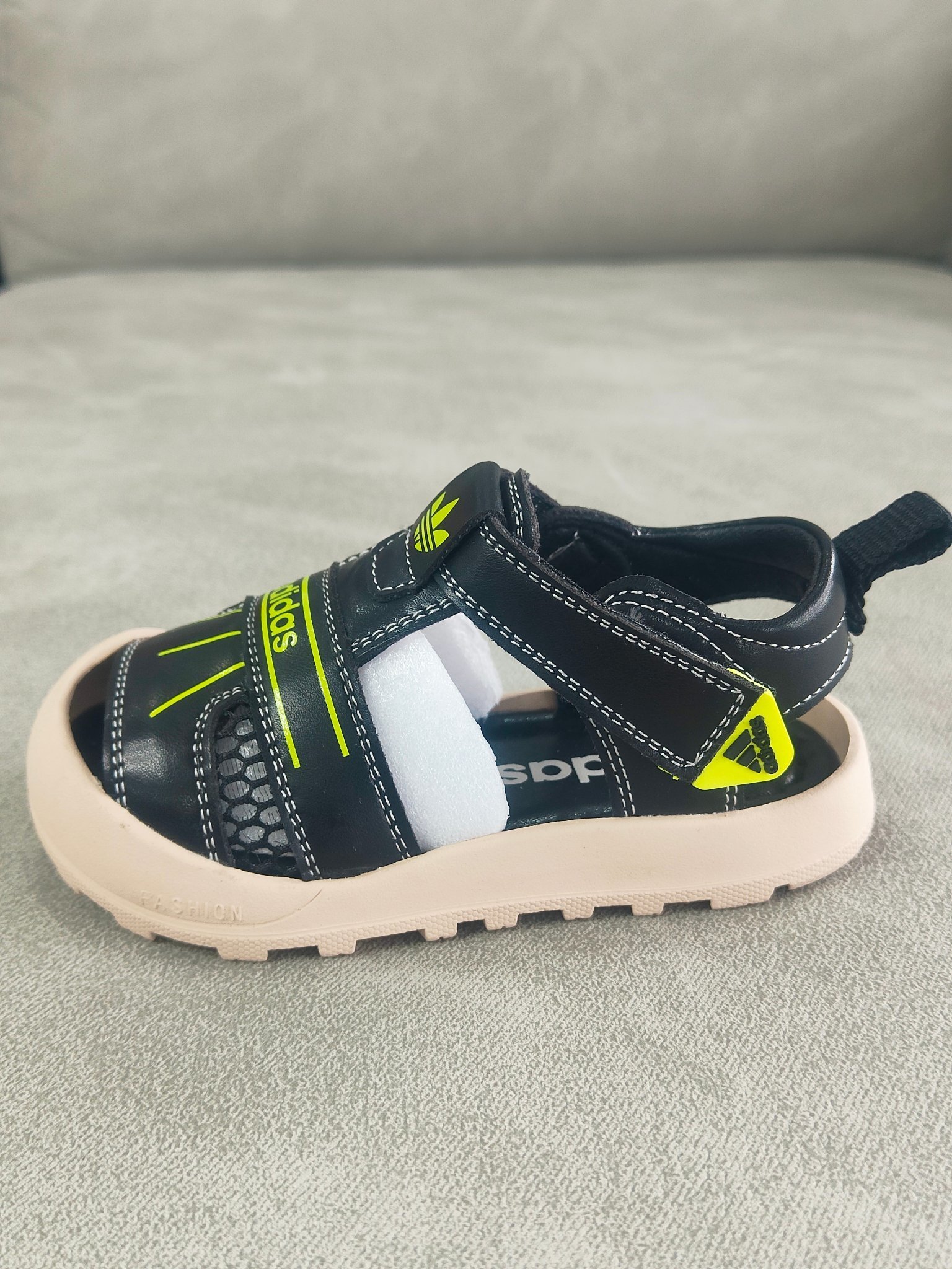 32$ dh adidas for kids size 23-32 61235023227 CDT26 gallery