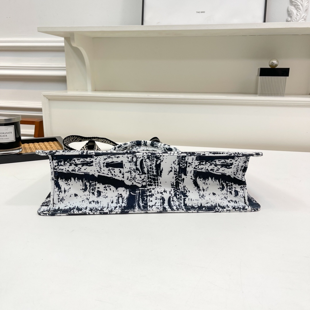 32$ new_dh DIOR 6909 SIZE 36X25X10 CM 91603423004 BY421 gallery