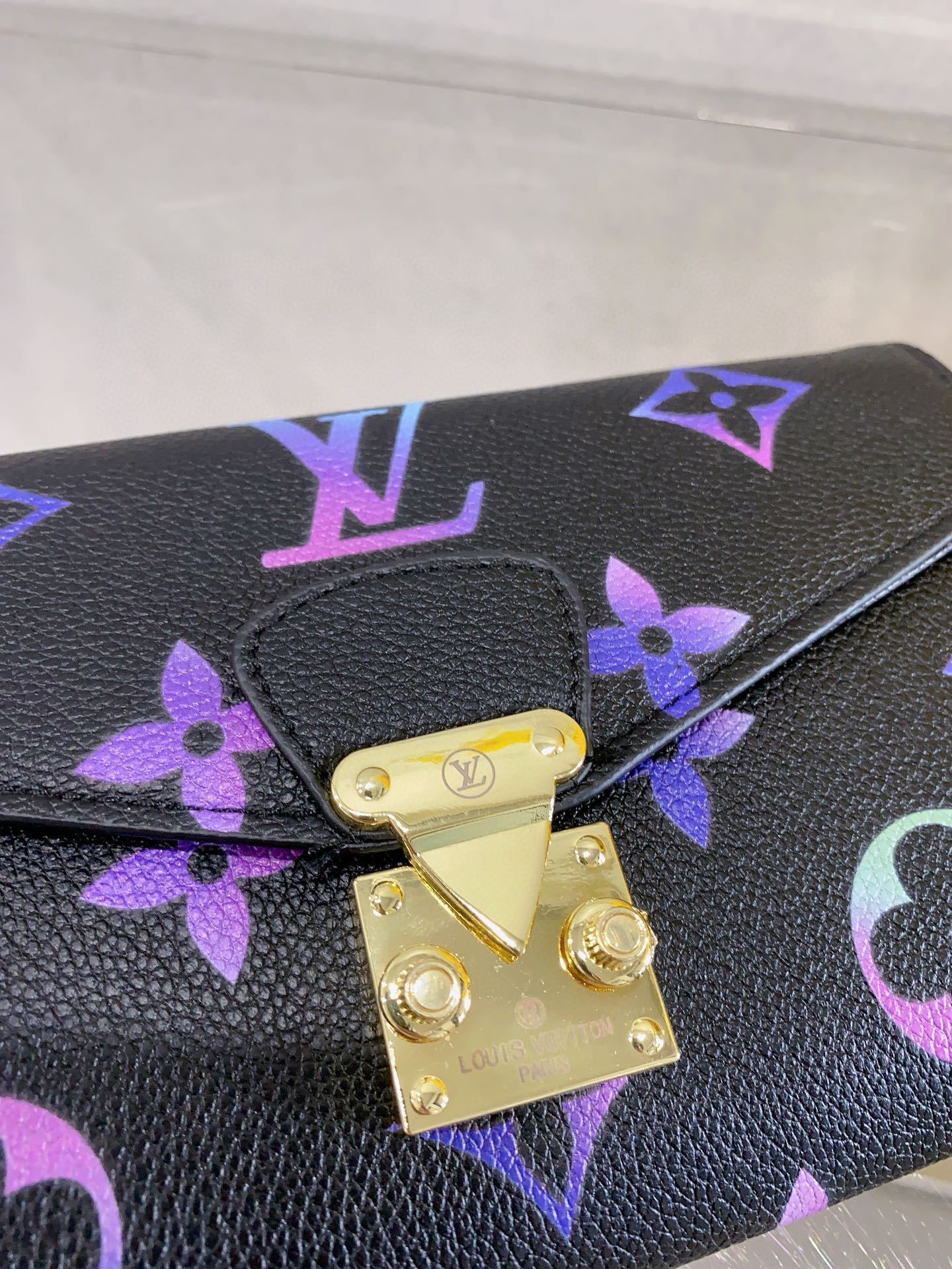 32$ new_dh LV 23 SIZE 21X13X5 CM 91534023101 DX45242 gallery