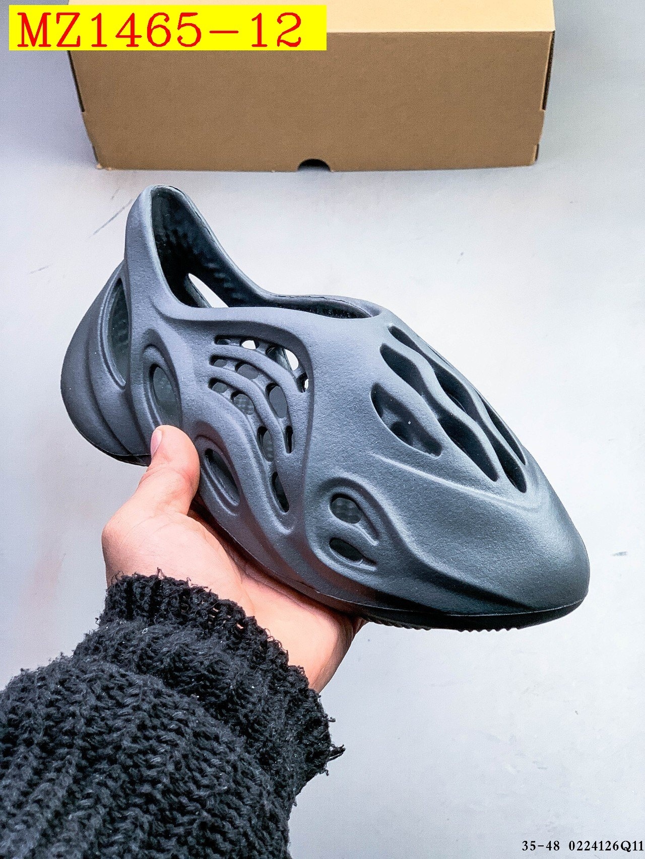 33$ Adidas Yeezy Foam Runner size 36-45 010160 MZ1465 gallery