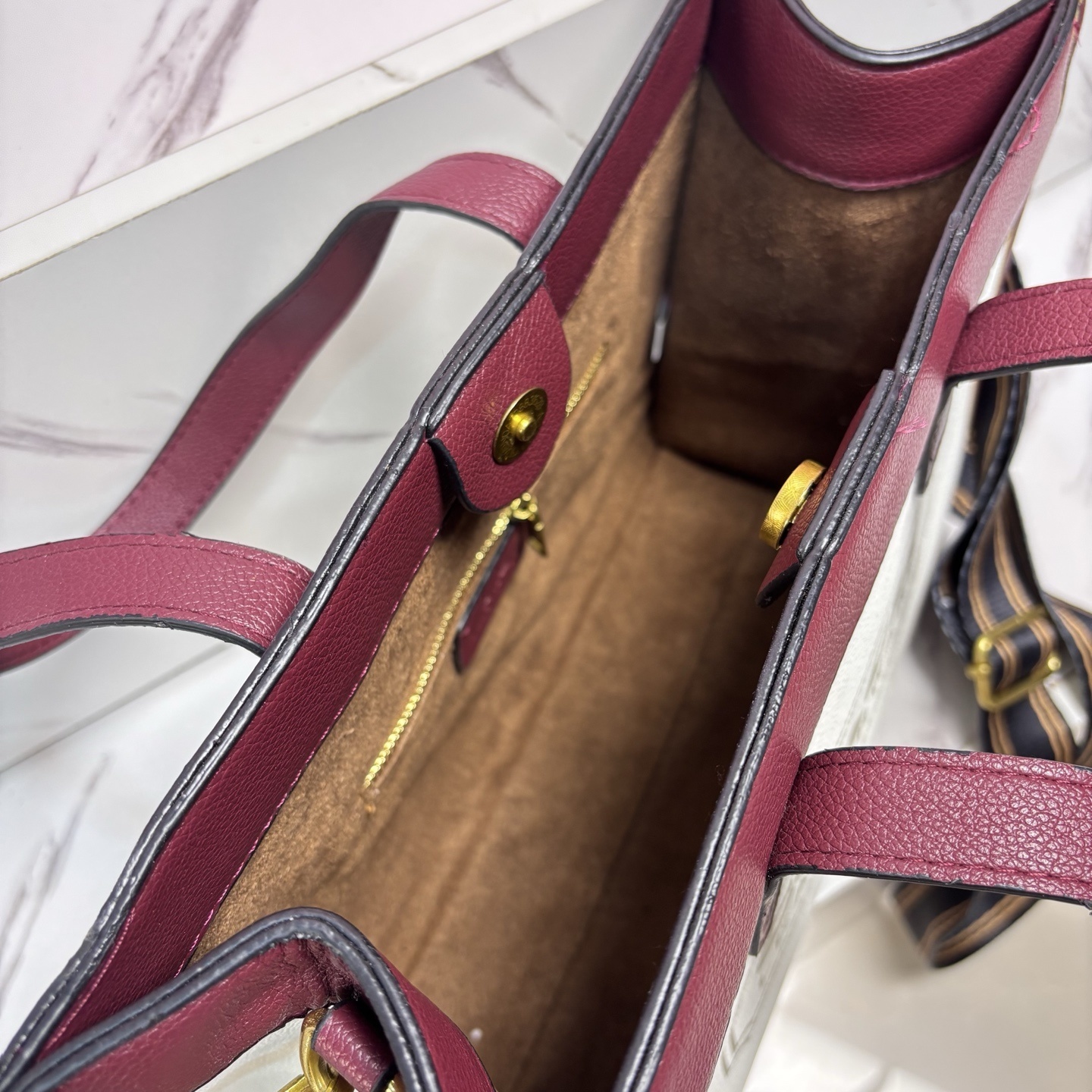 33$ Coach handbag size 30x23x11cm 719054 BYA637 gallery