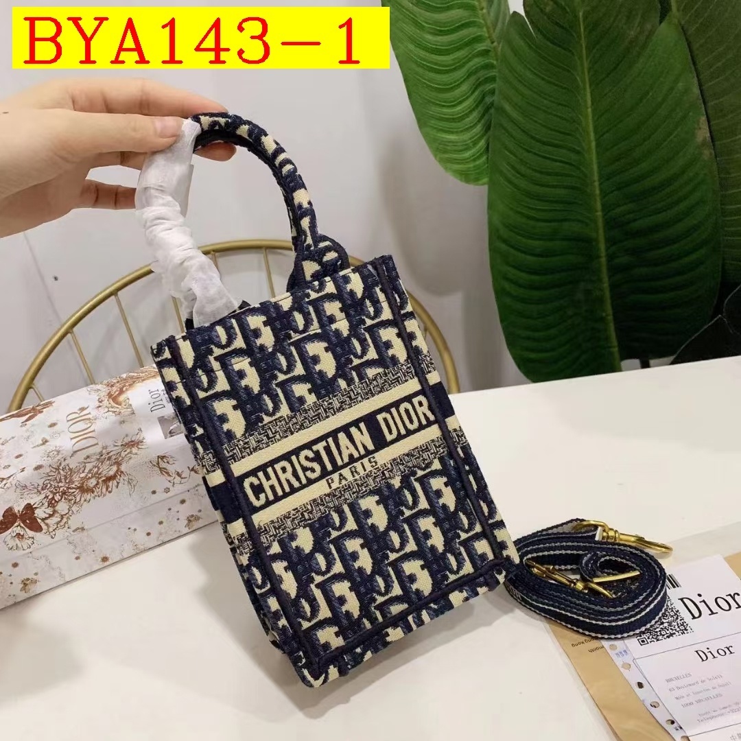 33$ Dior Shoulder bag size 213084 BYA143 gallery