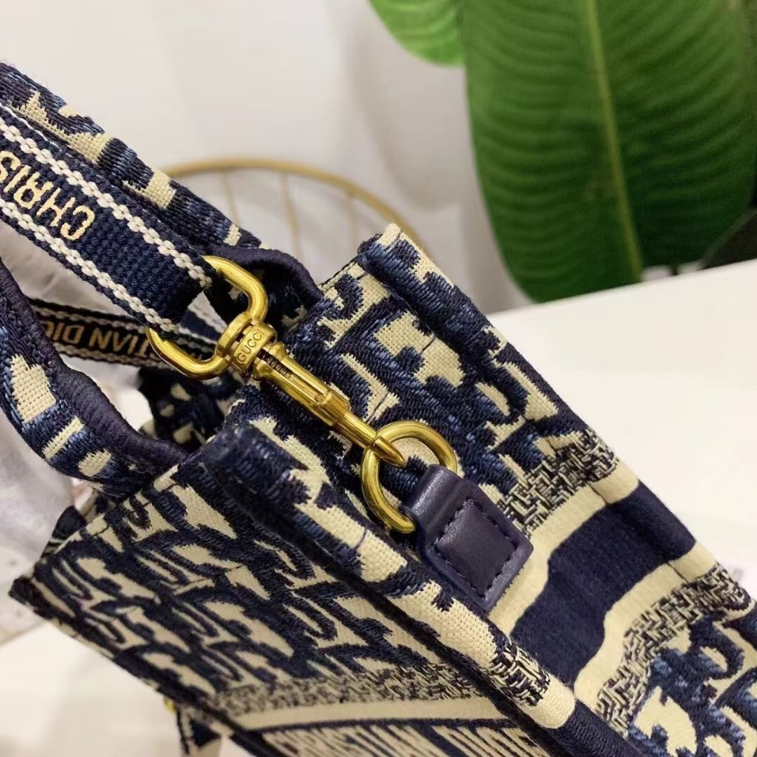 33$ Dior Shoulder bag size 213084 BYA143 gallery