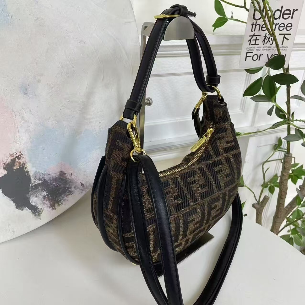33$ Fendi Shoulder bag size 23x21x7cm 8968 BYA153 gallery