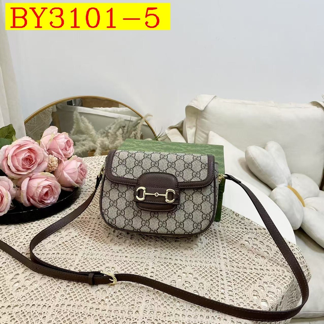 33$ GUCCI 88299 Shoulder bag size 21x16x6 cm 811490 BY3101 gallery