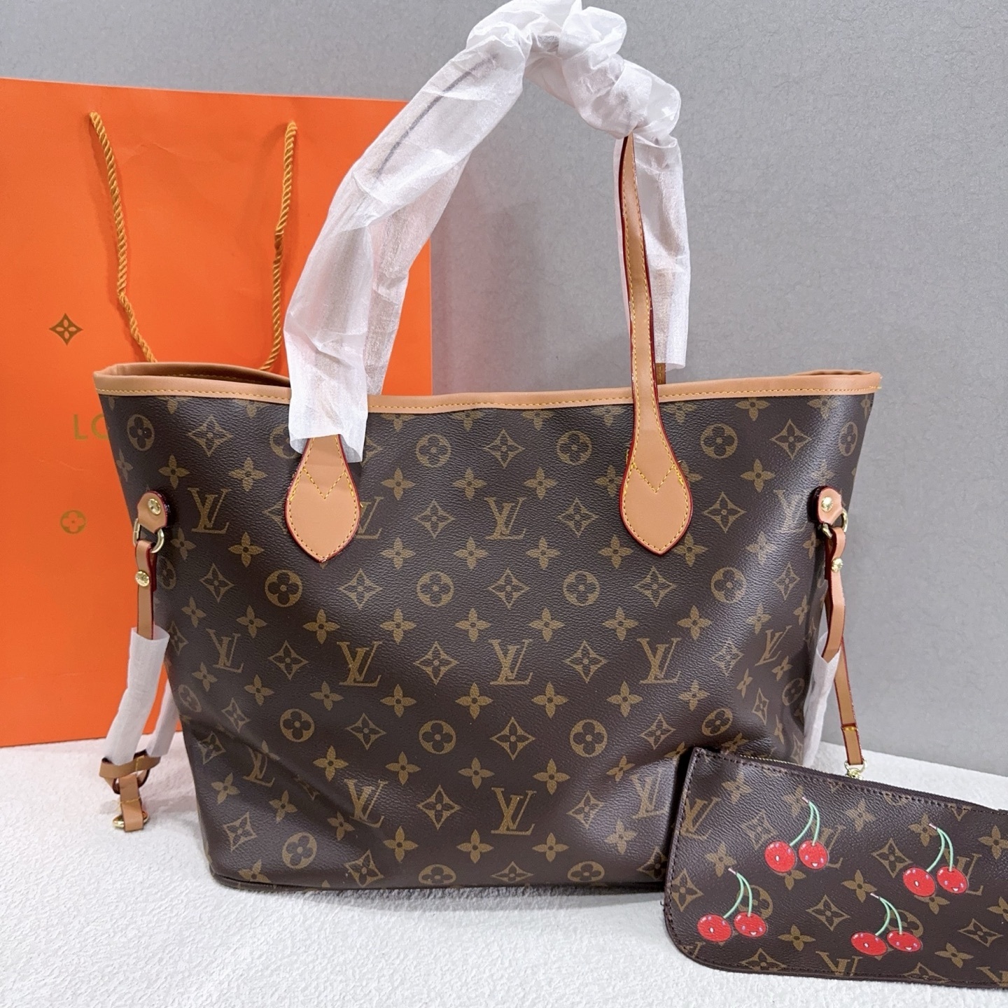 33$ LV 002 Tote bag size 46x30x18 cm 510112 BY3385 gallery