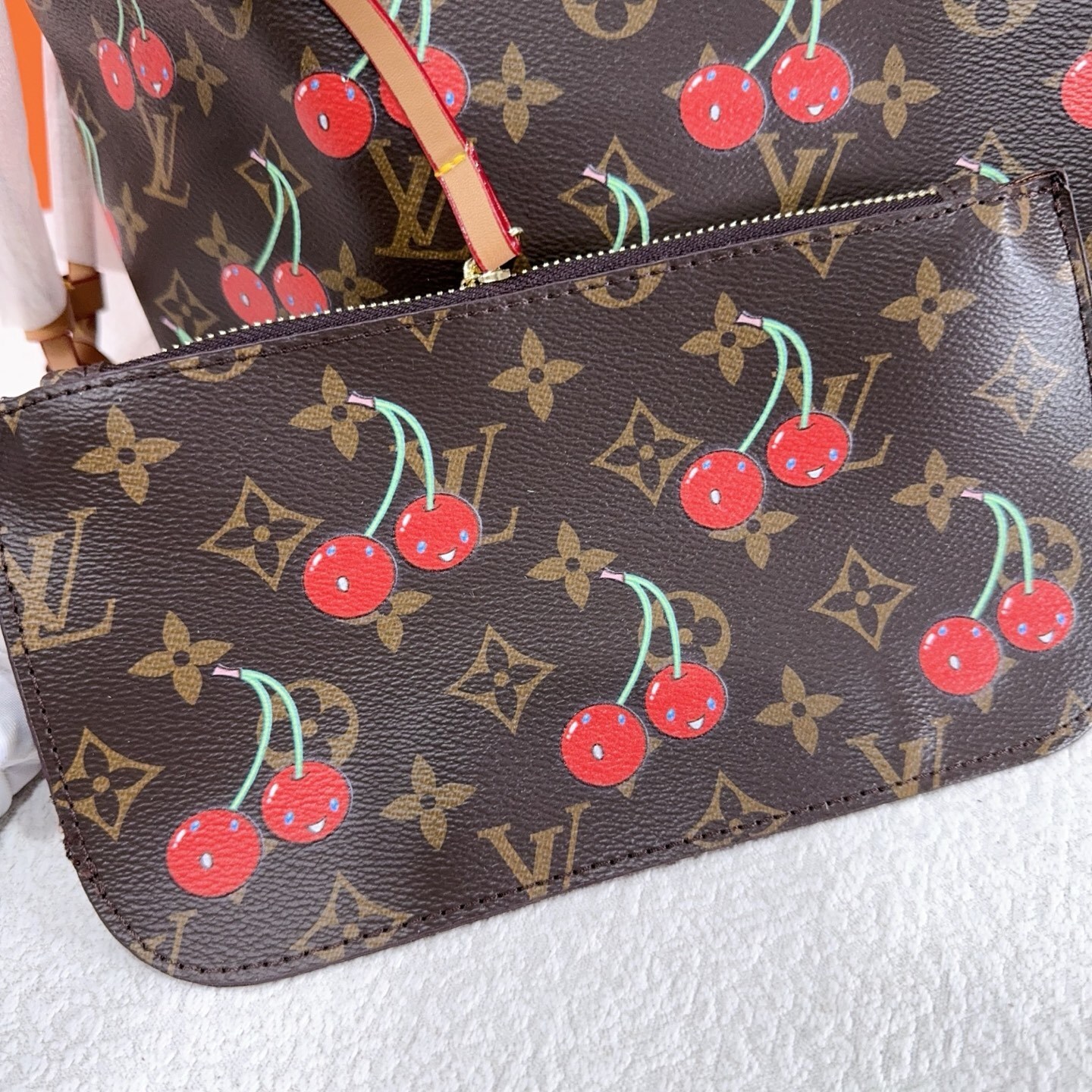 33$ LV 002 Tote bag size 46x30x18 cm 510112 BY3385 gallery