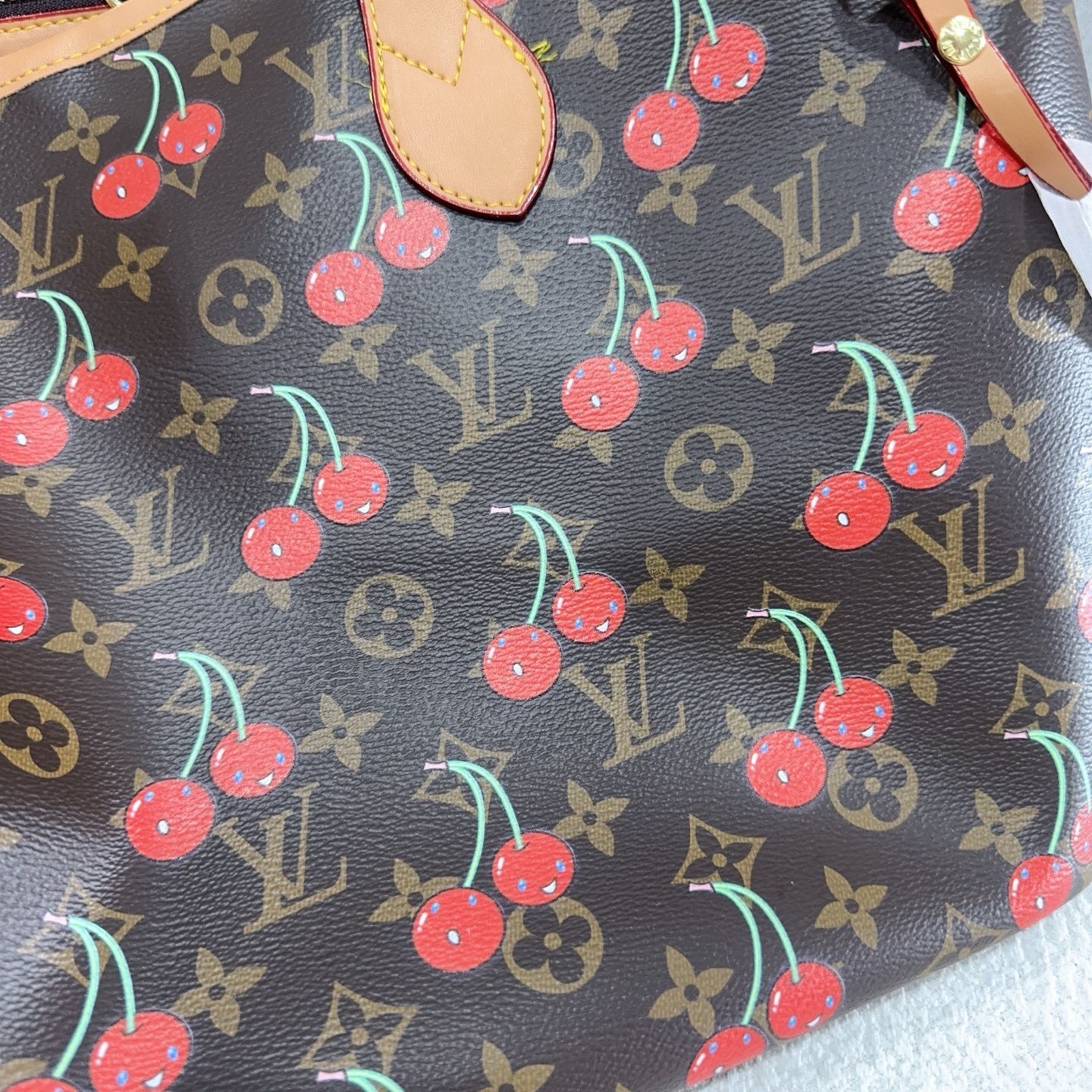 33$ LV 002 Tote bag size 46x30x18 cm 510112 BY3385 gallery