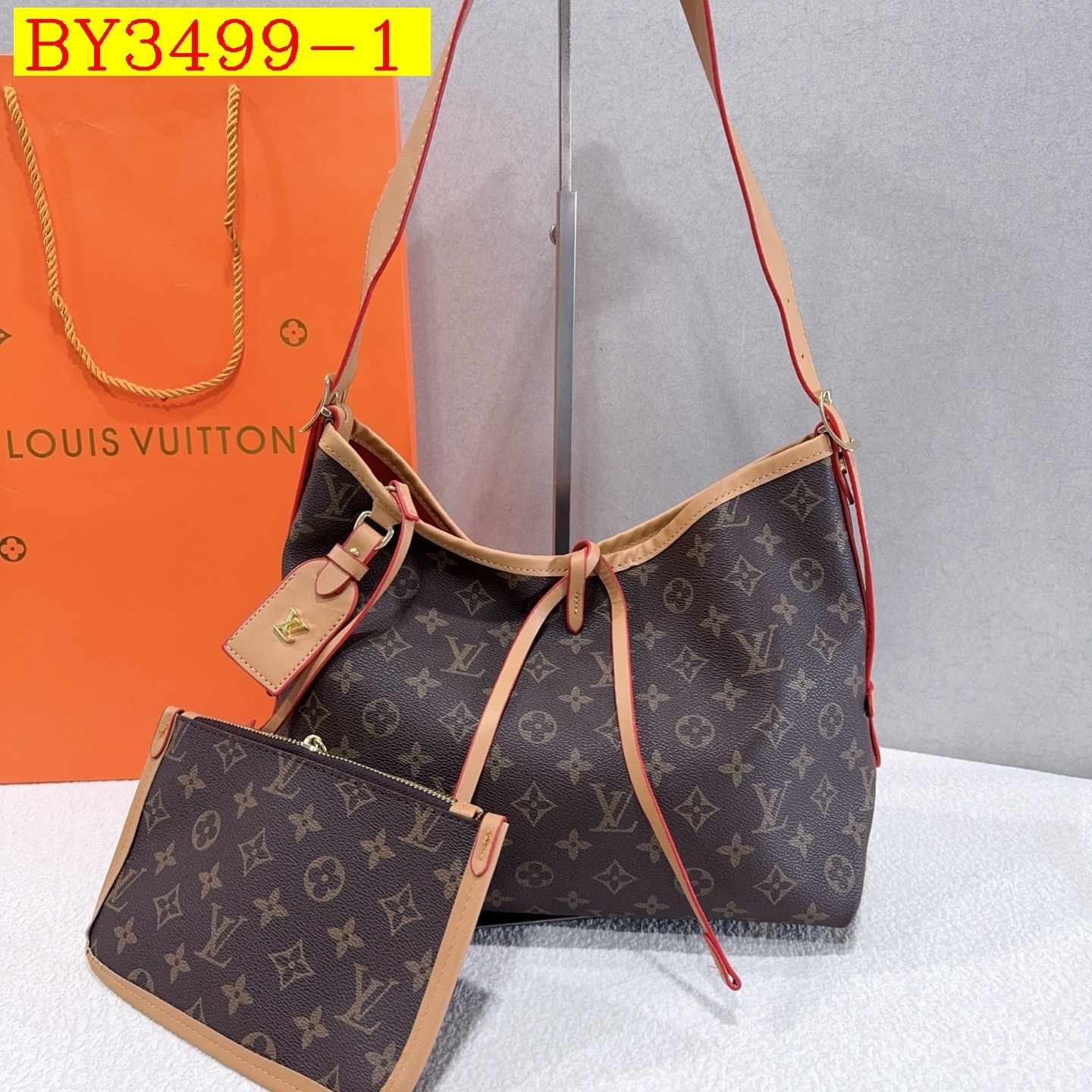 33$ LV 5899 Shoulder bag size 35x25x14 cm 915370 BY3499 gallery