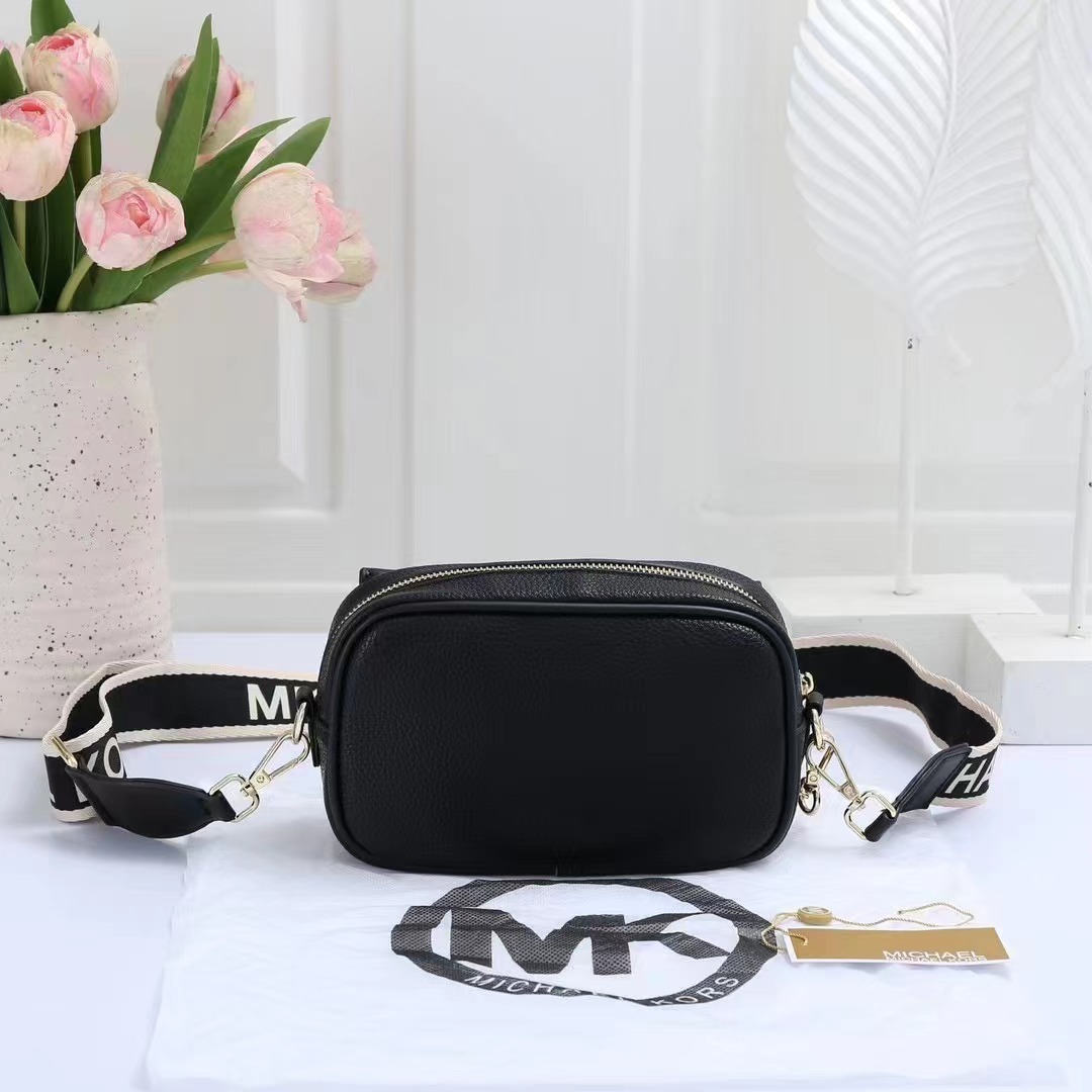 33$ MK 2408 Shoulder bag size 20x13x6 cm 810440 BR1788 gallery