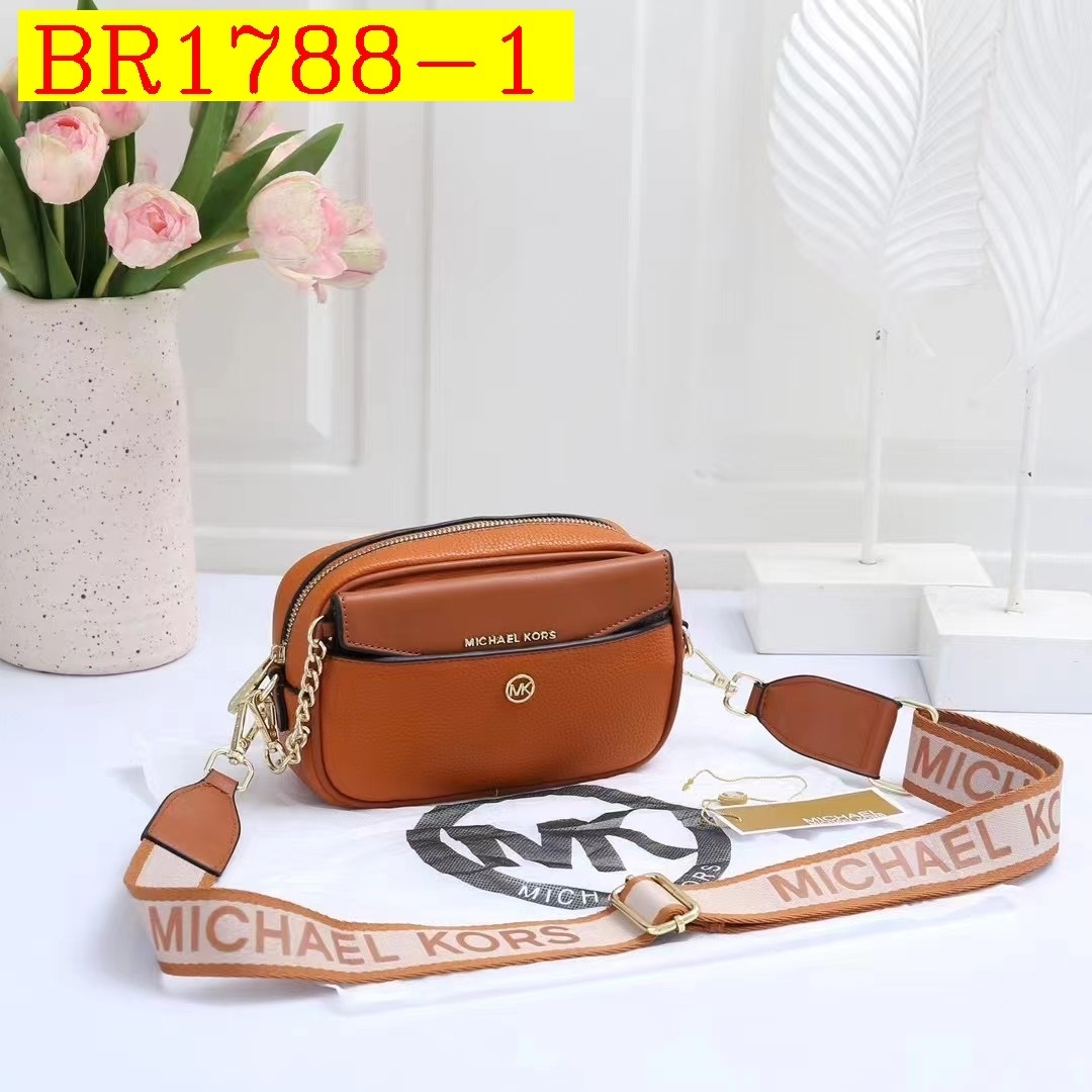 33$ MK 2408 Shoulder bag size 20x13x6 cm 810440 BR1788 gallery