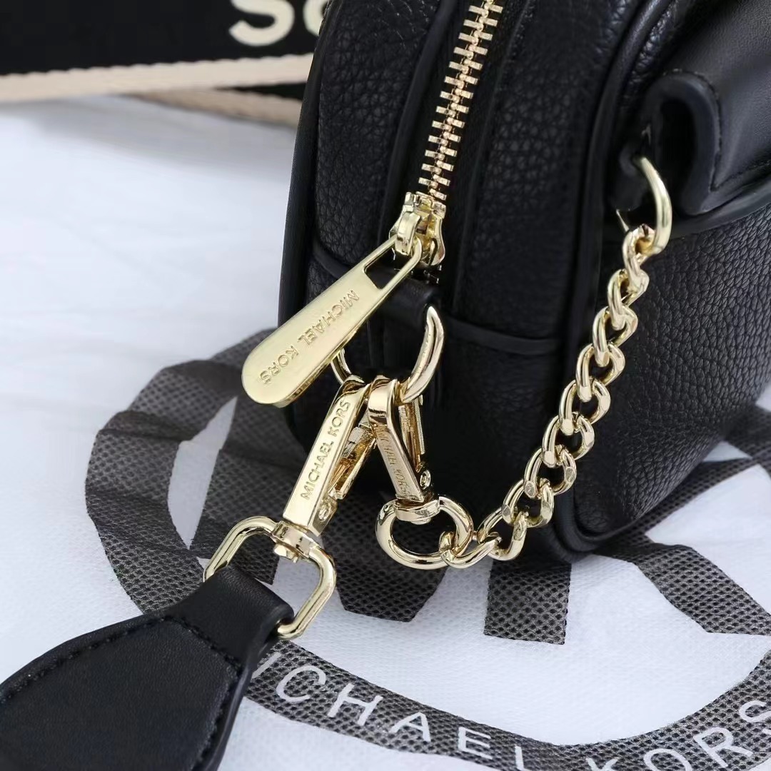 33$ MK 2408 Shoulder bag size 20x13x6 cm 810440 BR1788 gallery