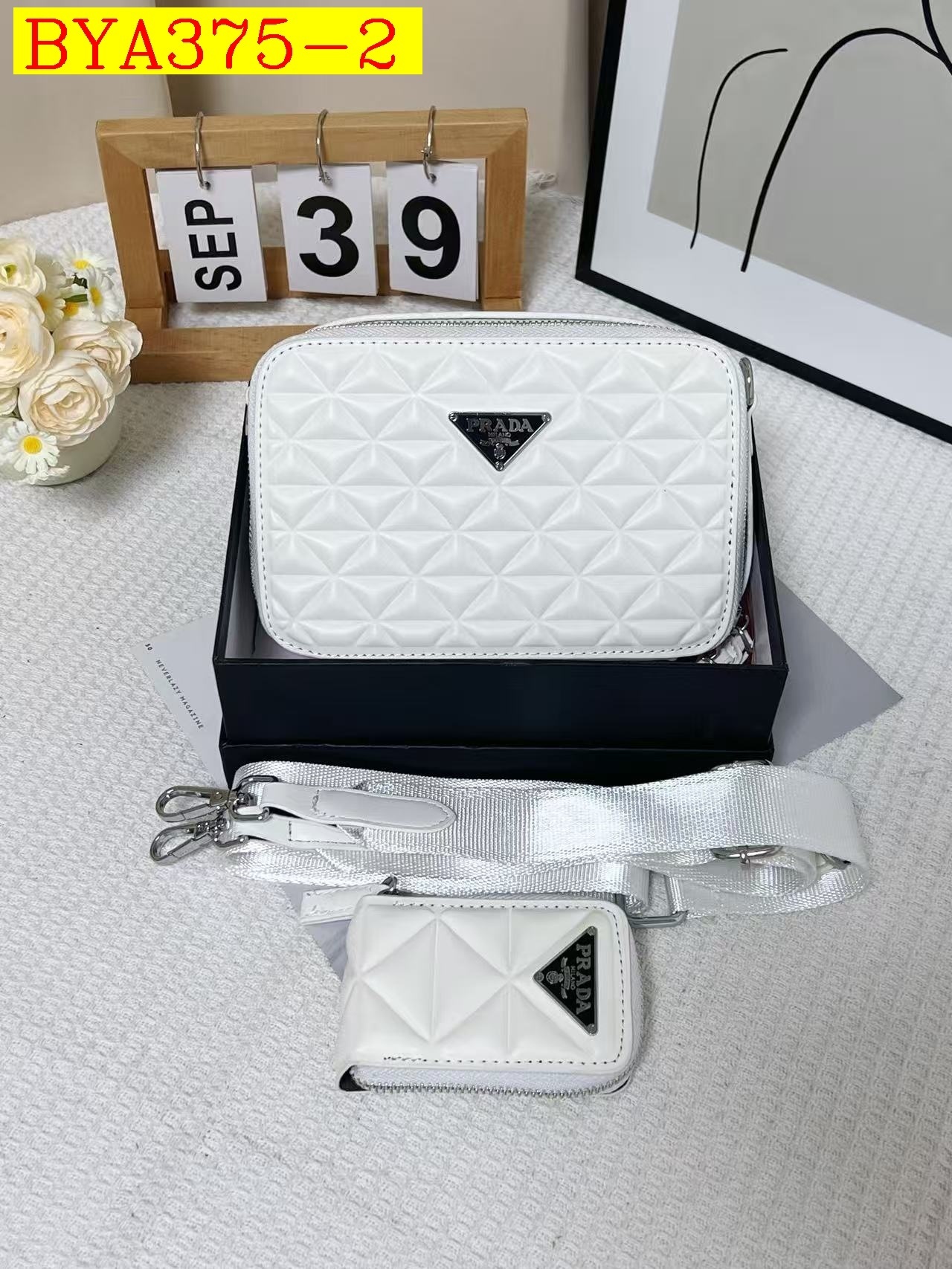 33$ Prada Shoulder bag size 20x5x13cm 916084 BYA375 gallery