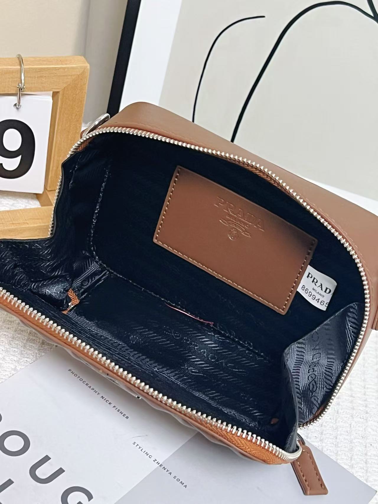 33$ Prada Shoulder bag size 20x5x13cm 916084 BYA375 gallery