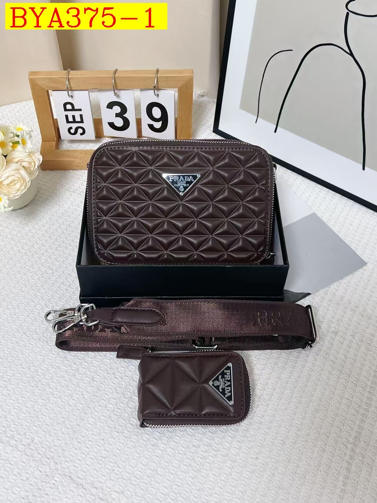 33$ Prada Shoulder bag size 20x5x13cm 916084 BYA375 gallery
