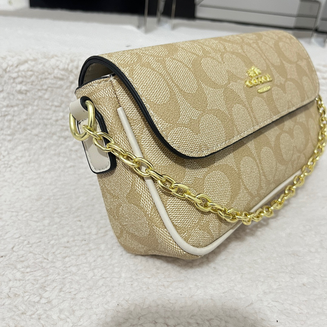 33$ dh COACH 2510 PU Small square bag SIZE 22X13X5 CM 71435023330 DX458 gallery