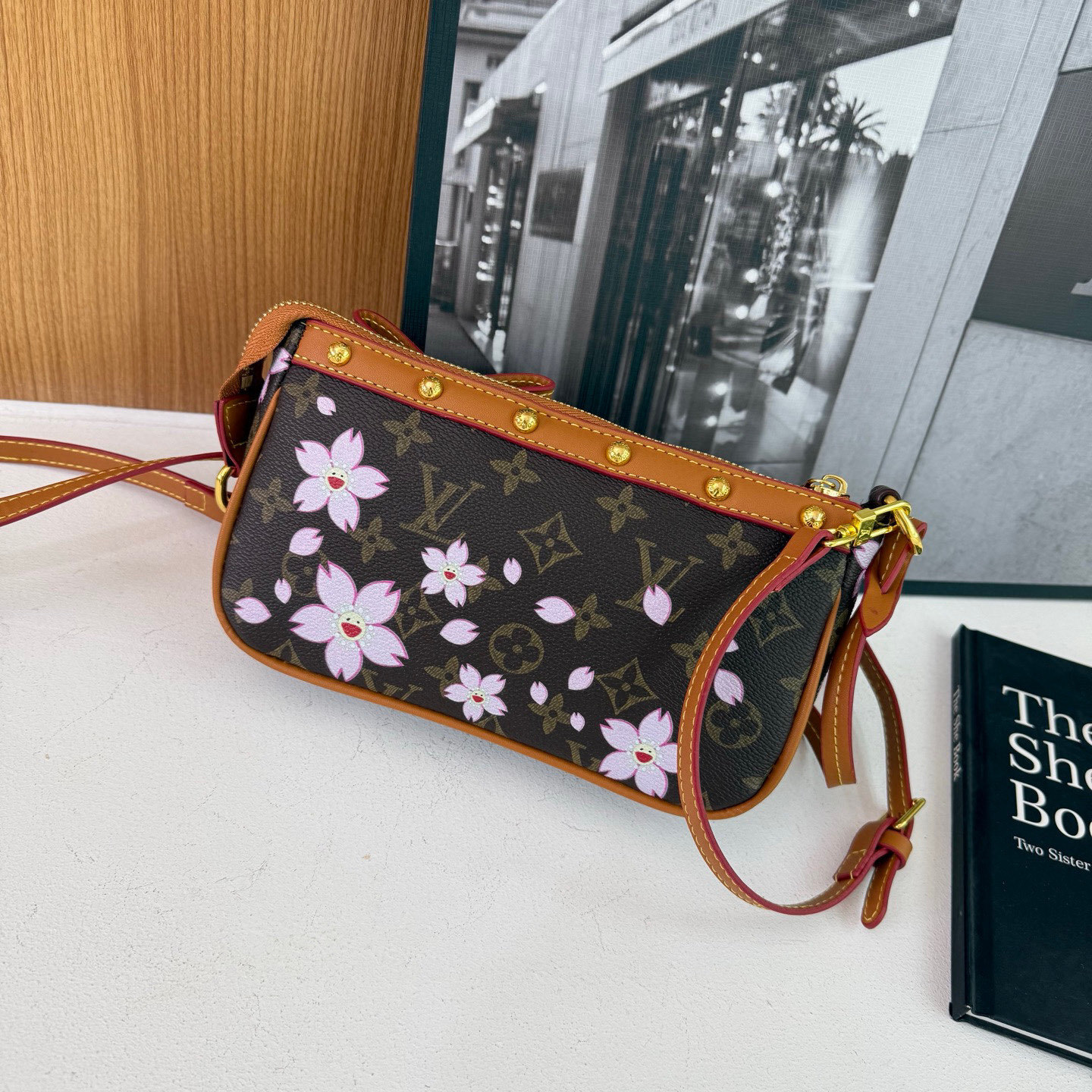 33$ dh LV 6638 Shoulder bag size 21X12X4 cm 51231623331 DX676 gallery