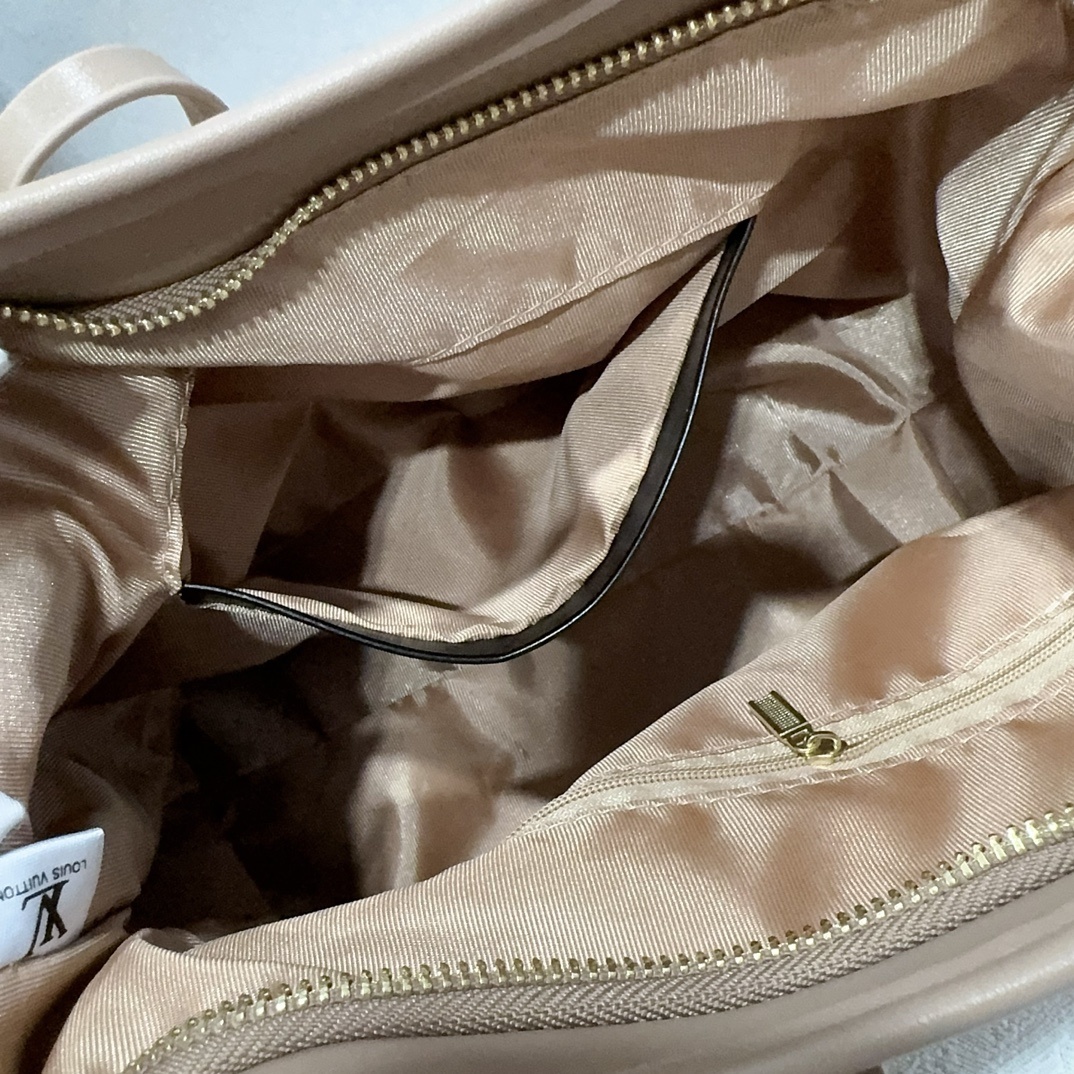 33$ new_dh LV 8826 SIZE 34X24X15 CM 71819623112 BY601 gallery