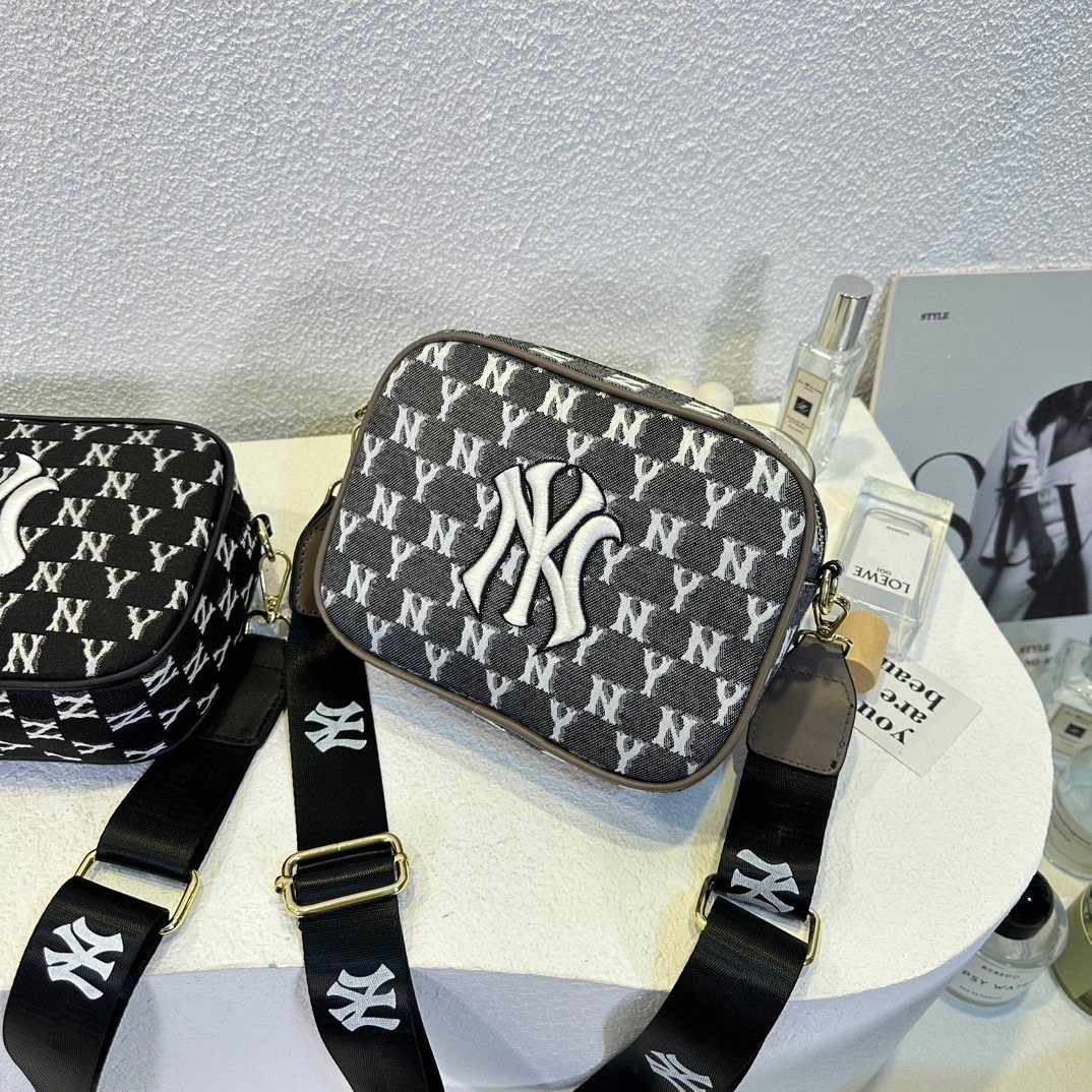 33$ new_dh NY 1973 SIZE 19X14X6 CM 91635023111 DX4872 gallery