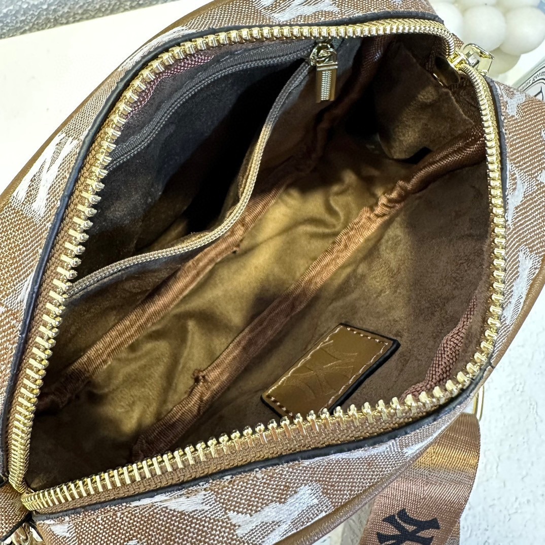 33$ new_dh NY 1973 SIZE 19X14X6 CM 91635023111 DX4872 gallery