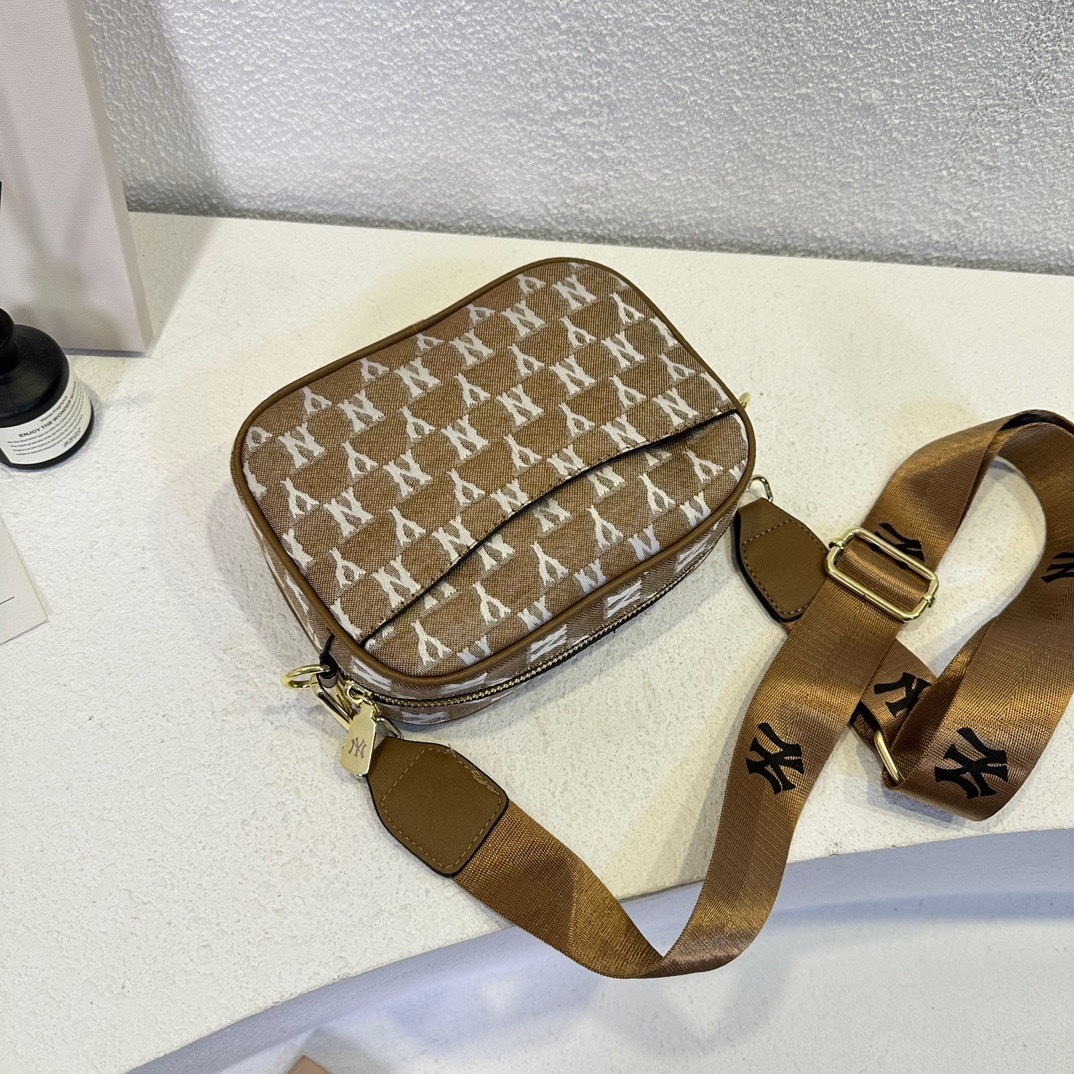 33$ new_dh NY 1973 SIZE 19X14X6 CM 91635023111 DX4872 gallery