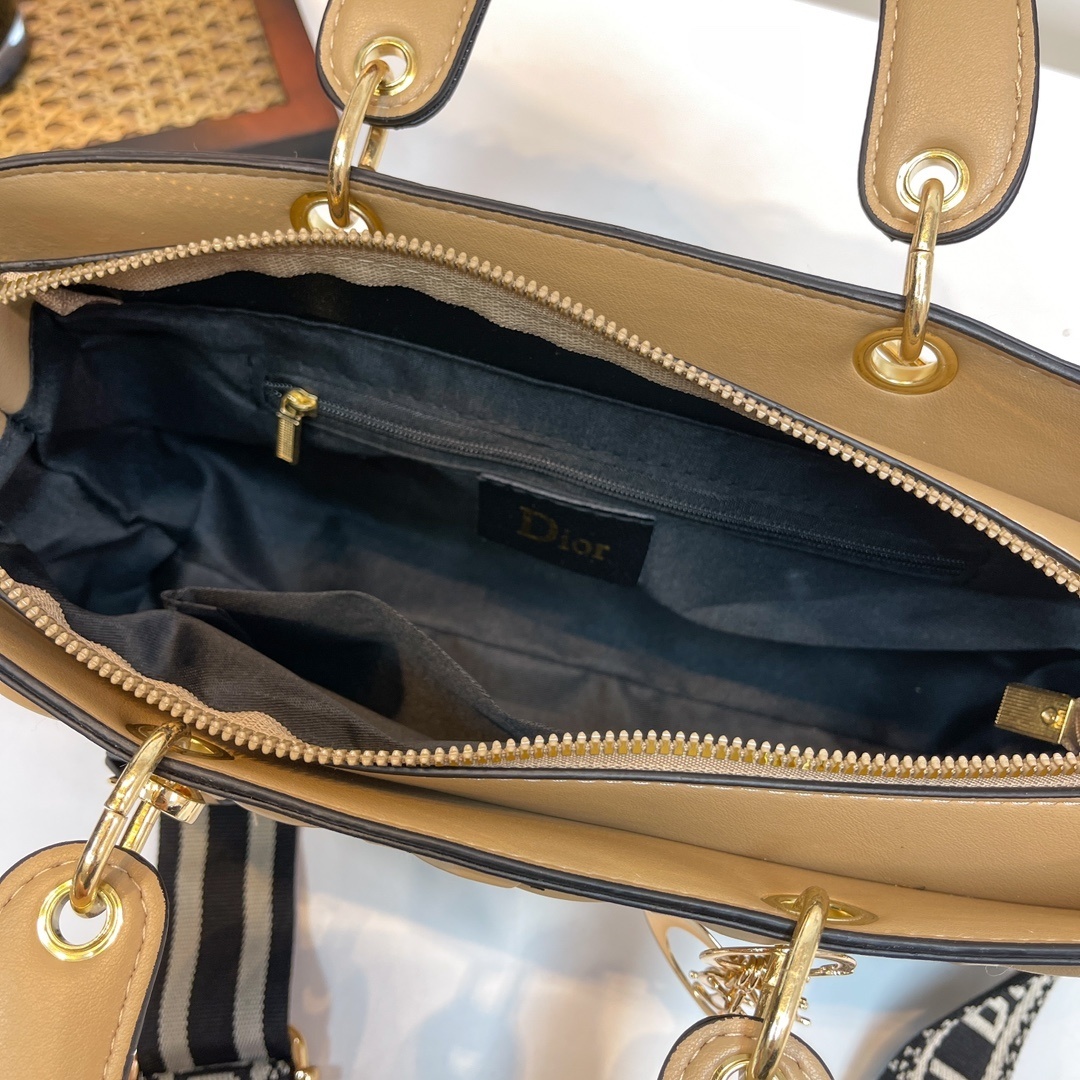 34$ Dior Shoulder bag size 28x16x9cm 511180 BYA465 gallery