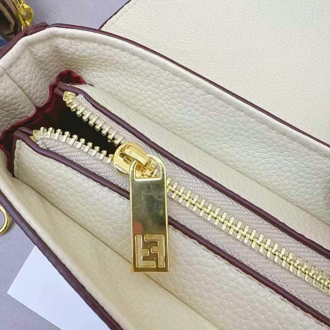 34$ Fendi Shoulder bag size 22x5x13cm 517018 BYA473 gallery