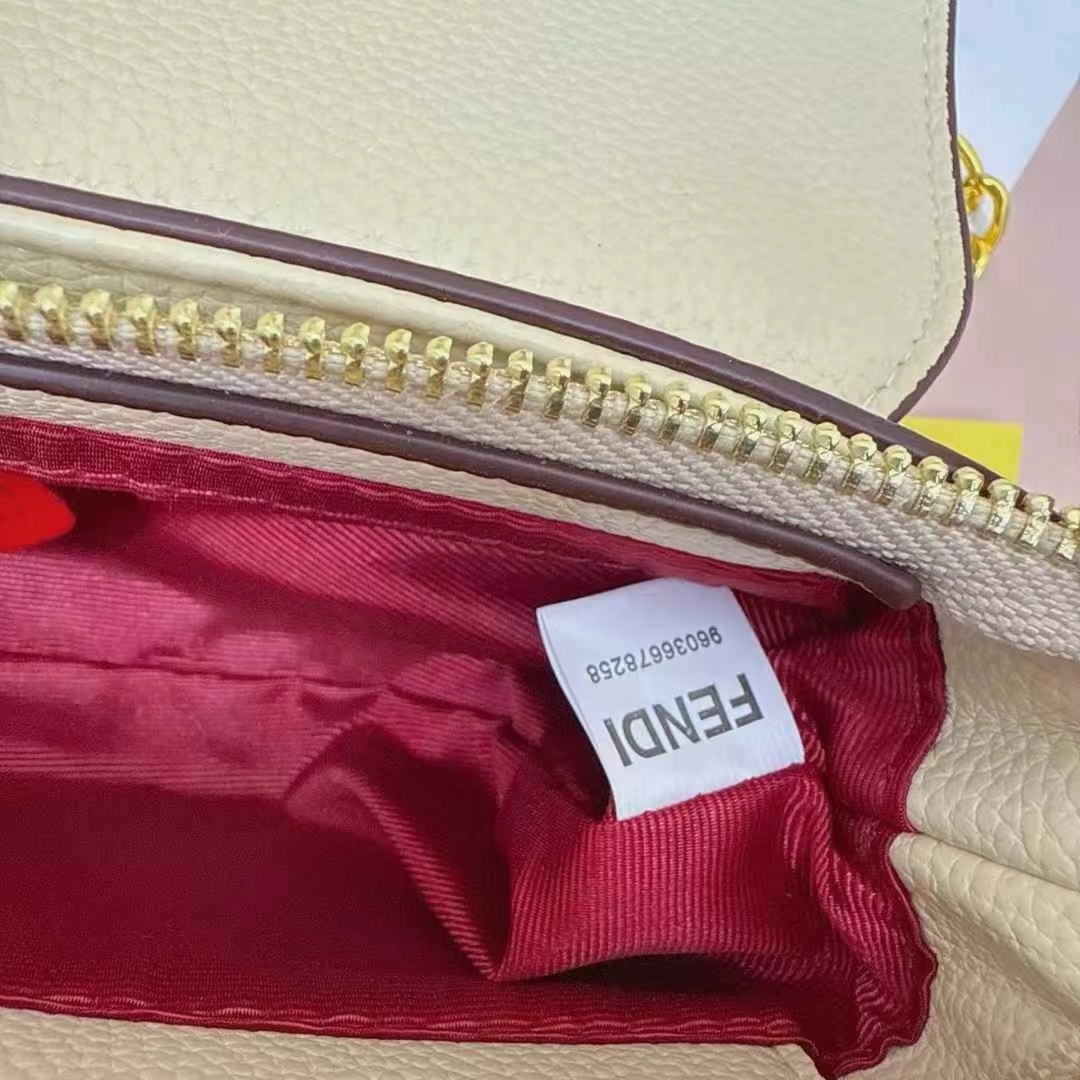 34$ Fendi Shoulder bag size 22x5x13cm 517018 BYA473 gallery